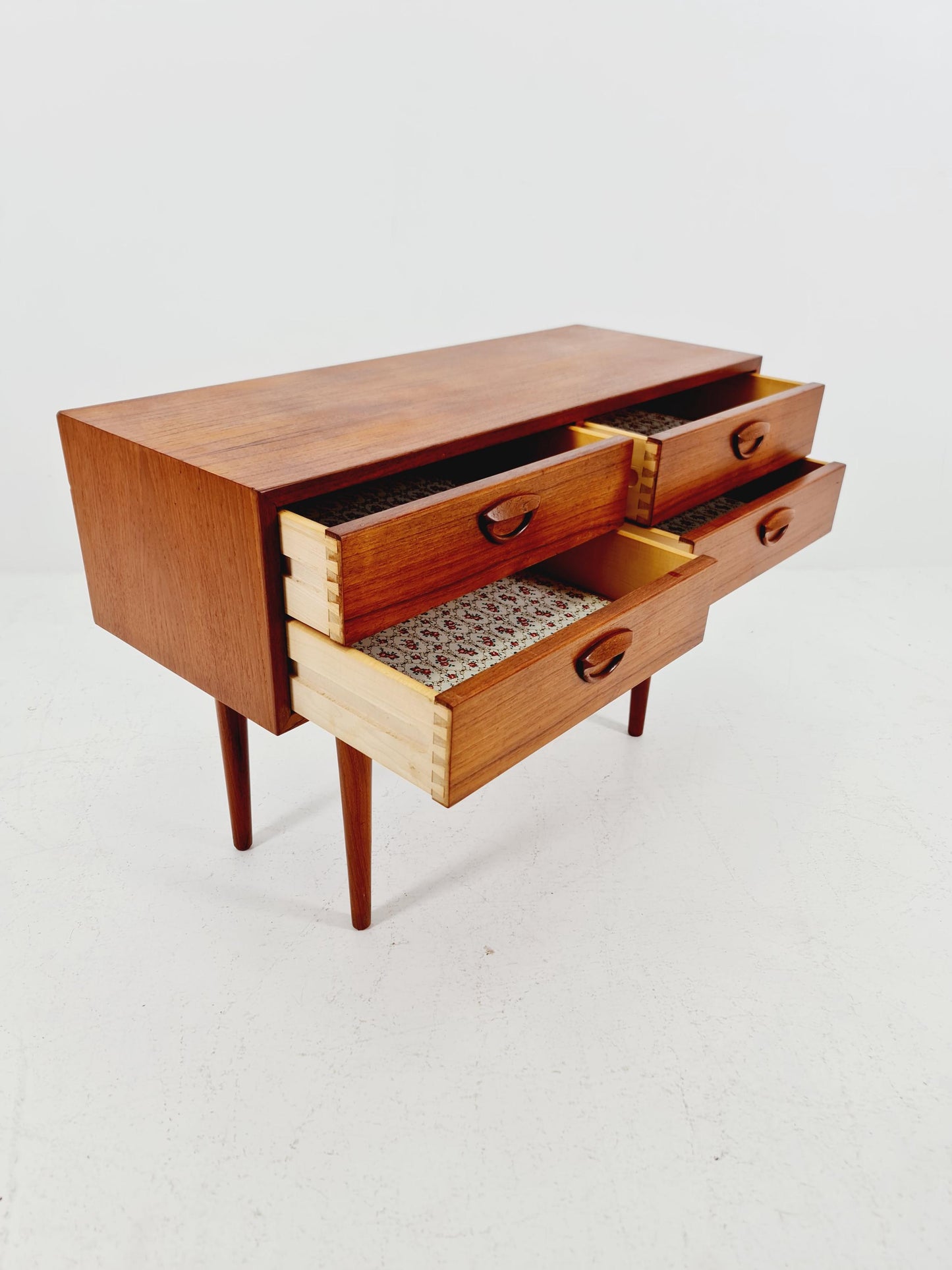 Midcentury danish design chest of drawers By KAi Kristiansen 1960s