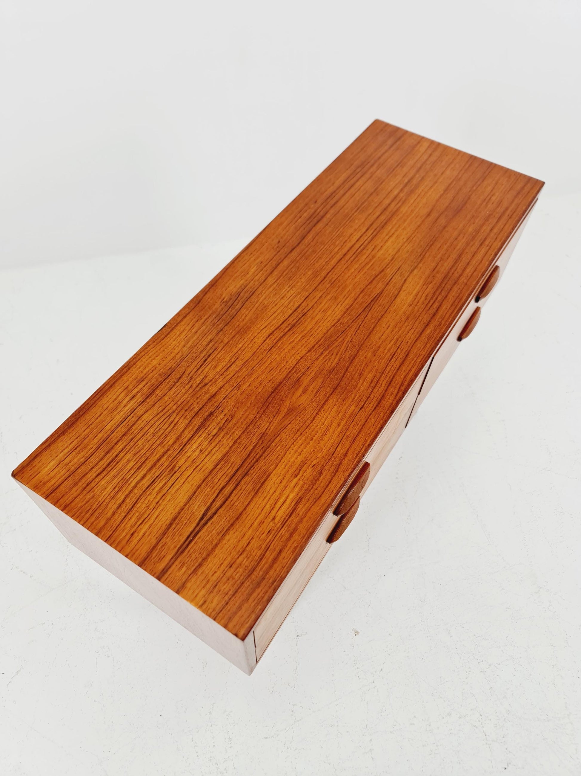 Midcentury danish design chest of drawers By KAi Kristiansen 1960s