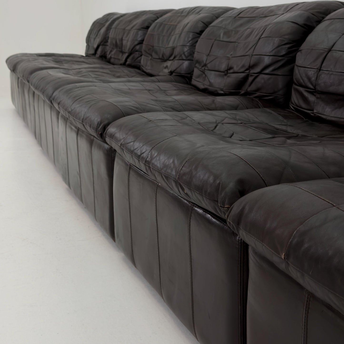 Set of 6 Mid Century DS11 Modular Patchwork chocolate brown Leather Sofa by De Sede, Switzerland, 1970s