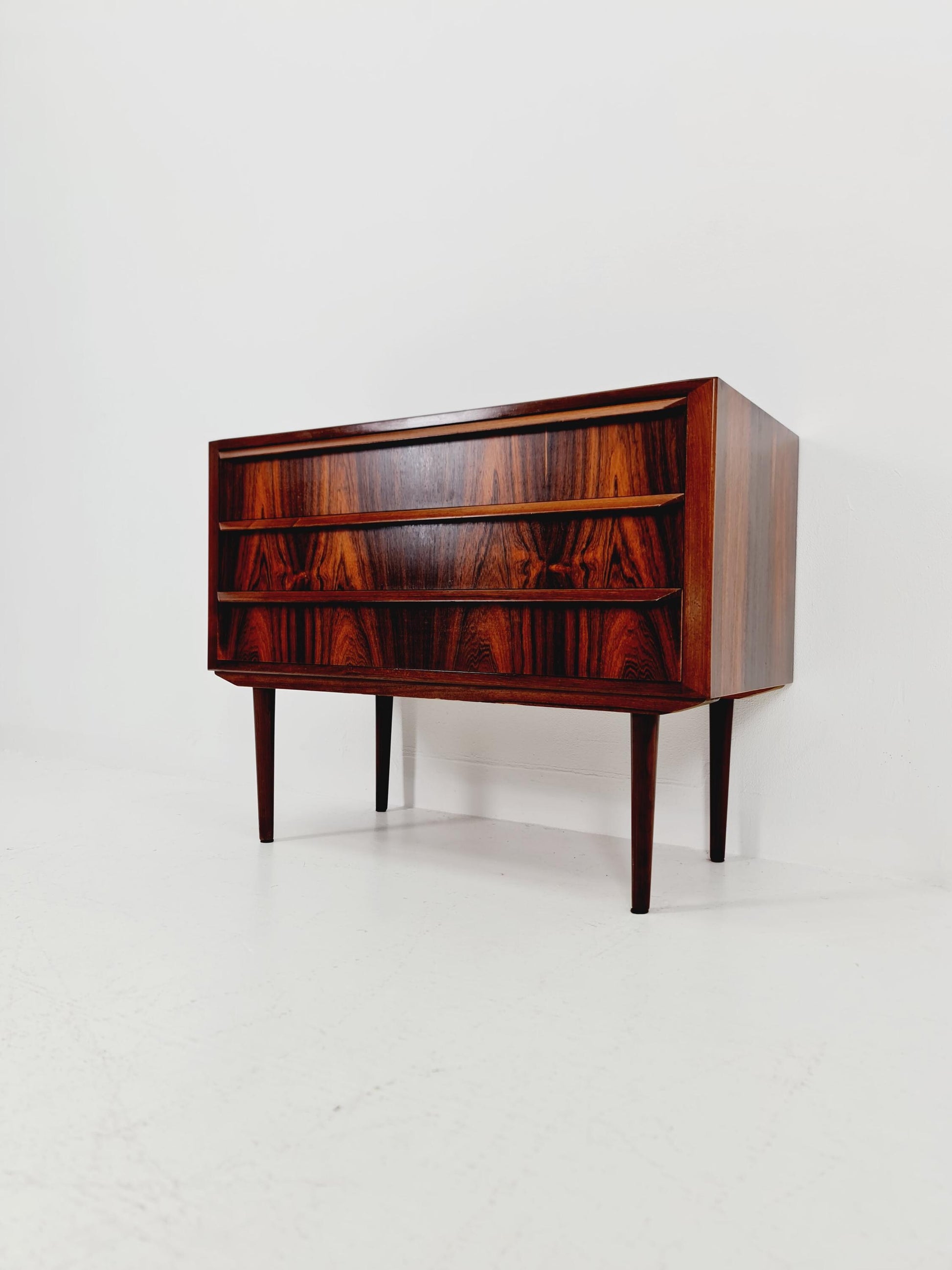Midcentury danish drawer dresser /3 drawers by EDV. Valentinsen Möbelfabrik 1960s
