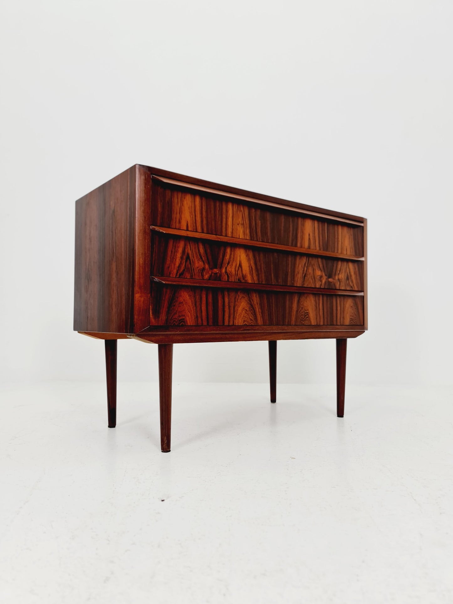 Midcentury danish drawer dresser /3 drawers by EDV. Valentinsen Möbelfabrik 1960s