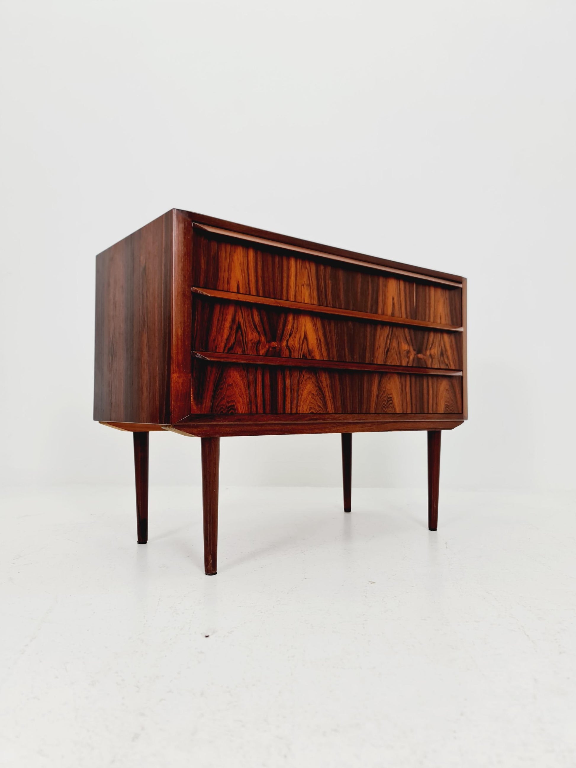 Midcentury danish drawer dresser /3 drawers by EDV. Valentinsen Möbelfabrik 1960s