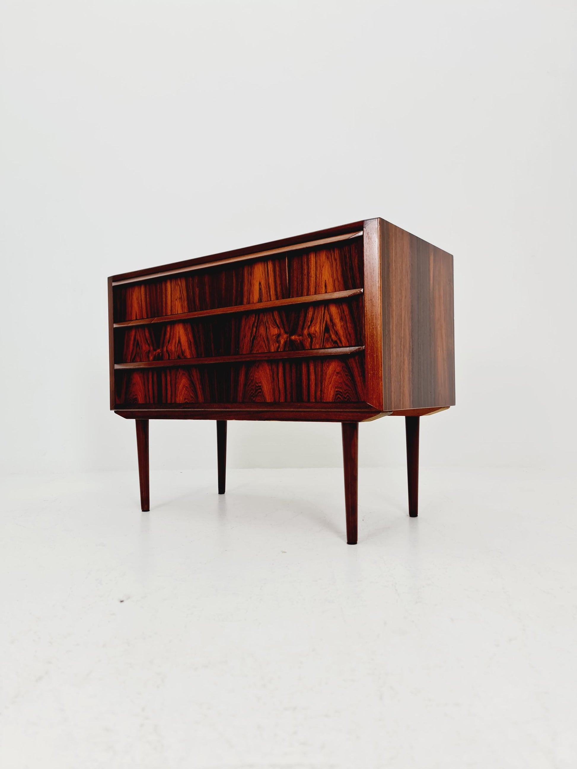 Midcentury danish drawer dresser /3 drawers by EDV. Valentinsen Möbelfabrik 1960s