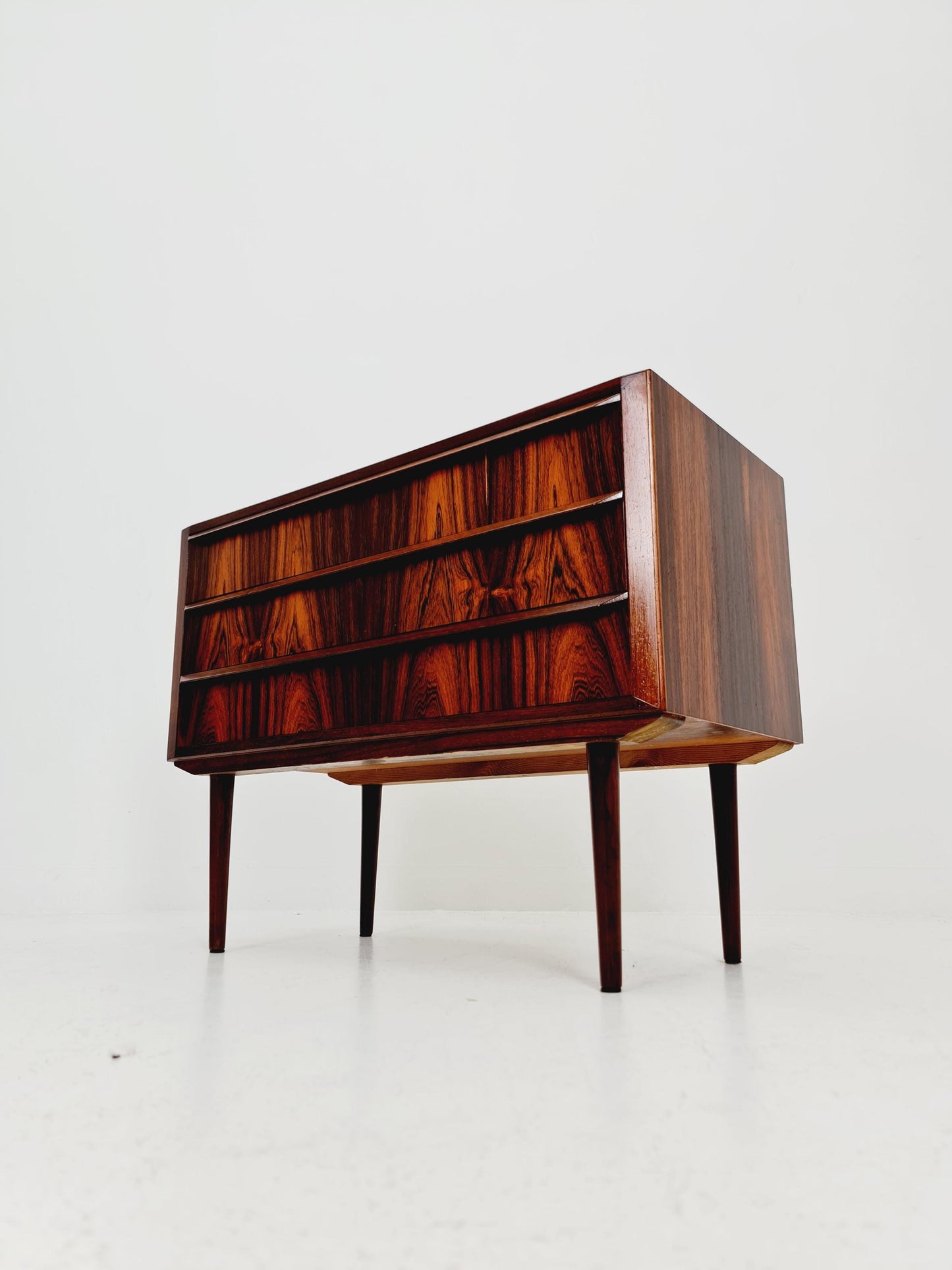 Midcentury danish drawer dresser /3 drawers by EDV. Valentinsen Möbelfabrik 1960s