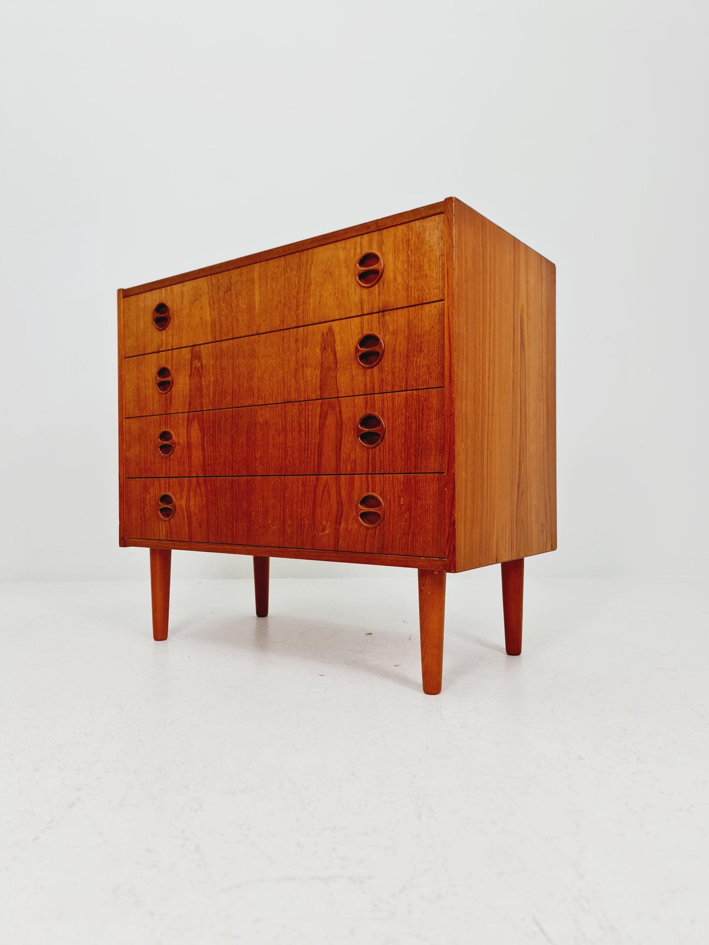 Midcentury danish design chest of drawers / drawer dresser /4 drawers cabinet 1960s