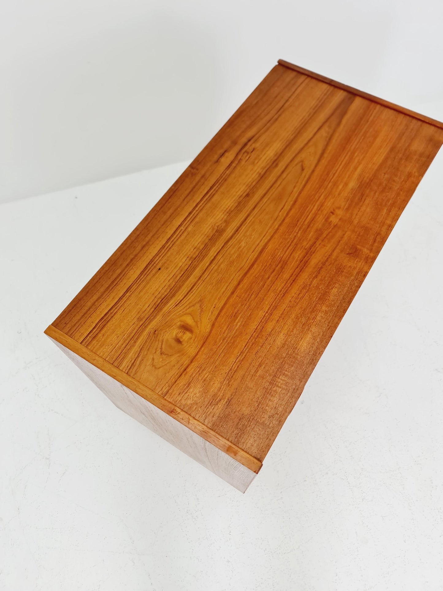 Midcentury danish design chest of drawers / drawer dresser /4 drawers cabinet 1960s