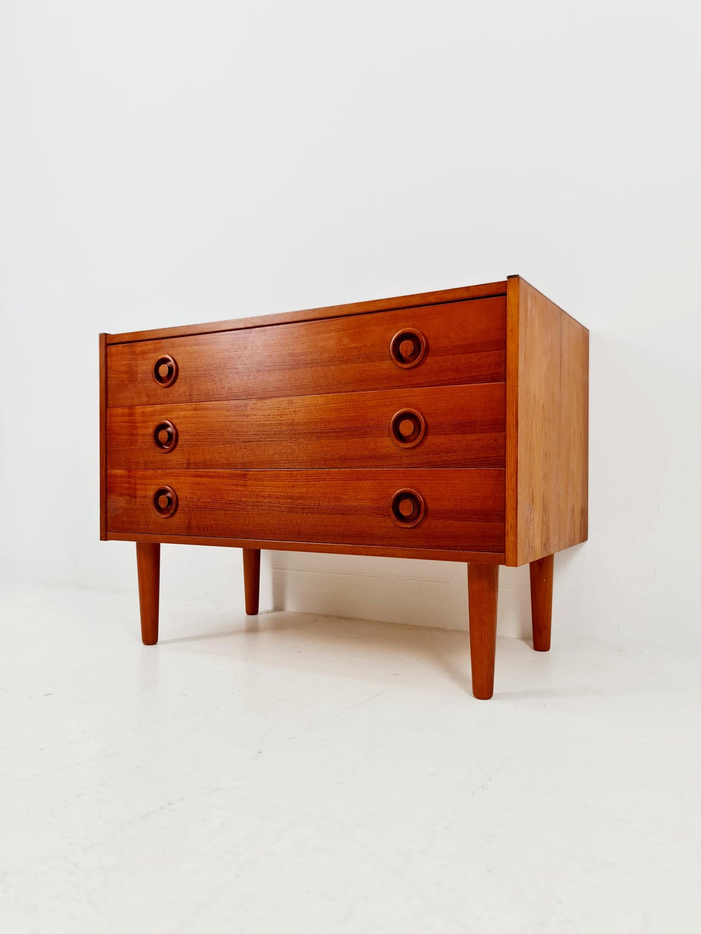 Midcentury danish design chest of drawers / drawer dresser /3 drawers cabinet, 1960s