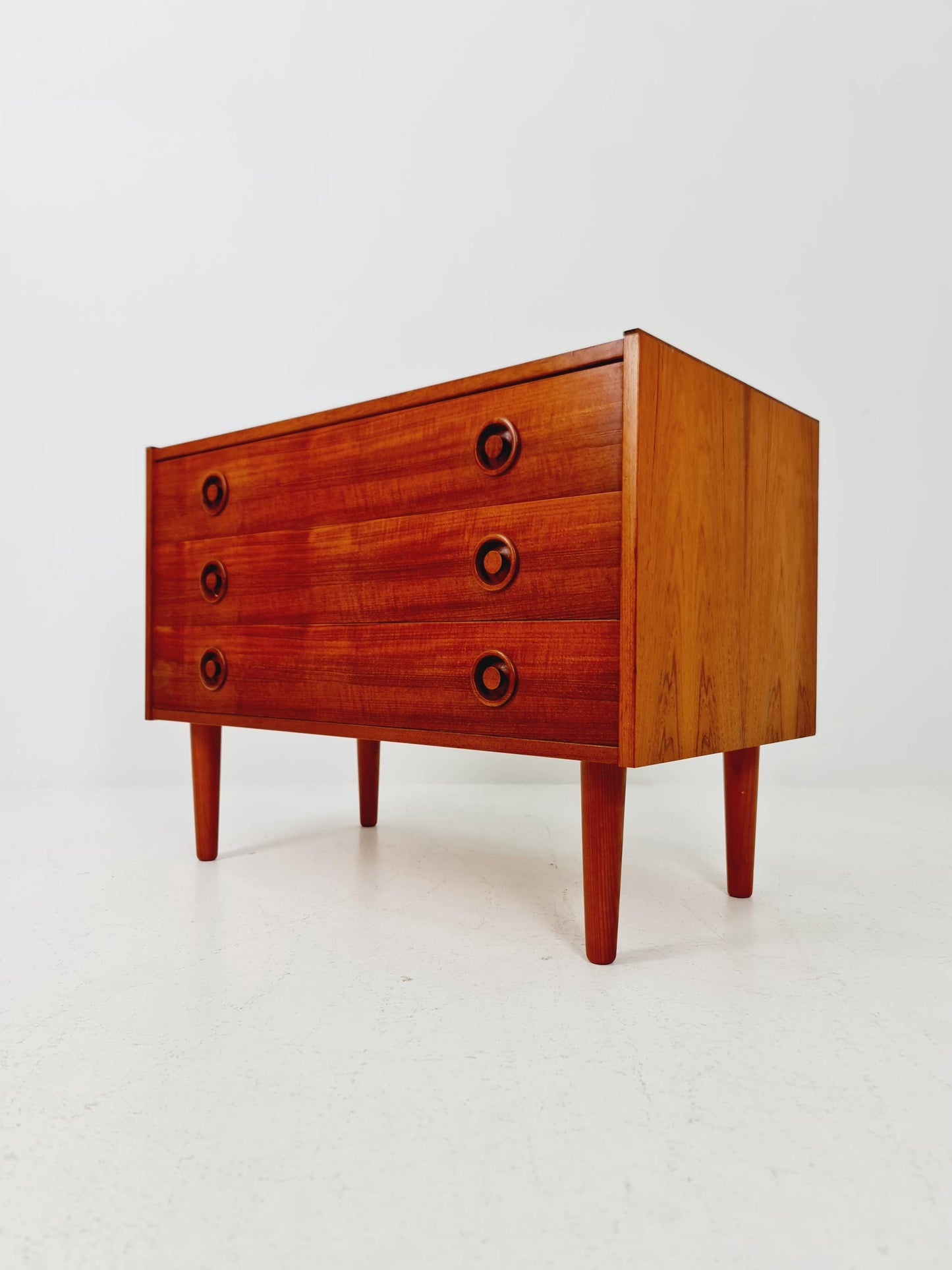 Midcentury danish design chest of drawers / drawer dresser /3 drawers cabinet, 1960s