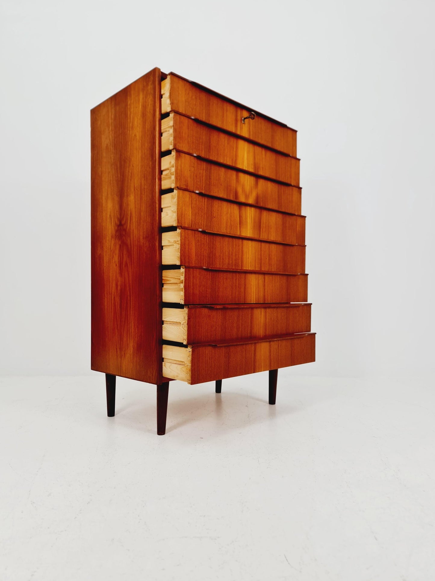 Midcentury danish design chest of drawers 8 Drawers tallboy 1960s