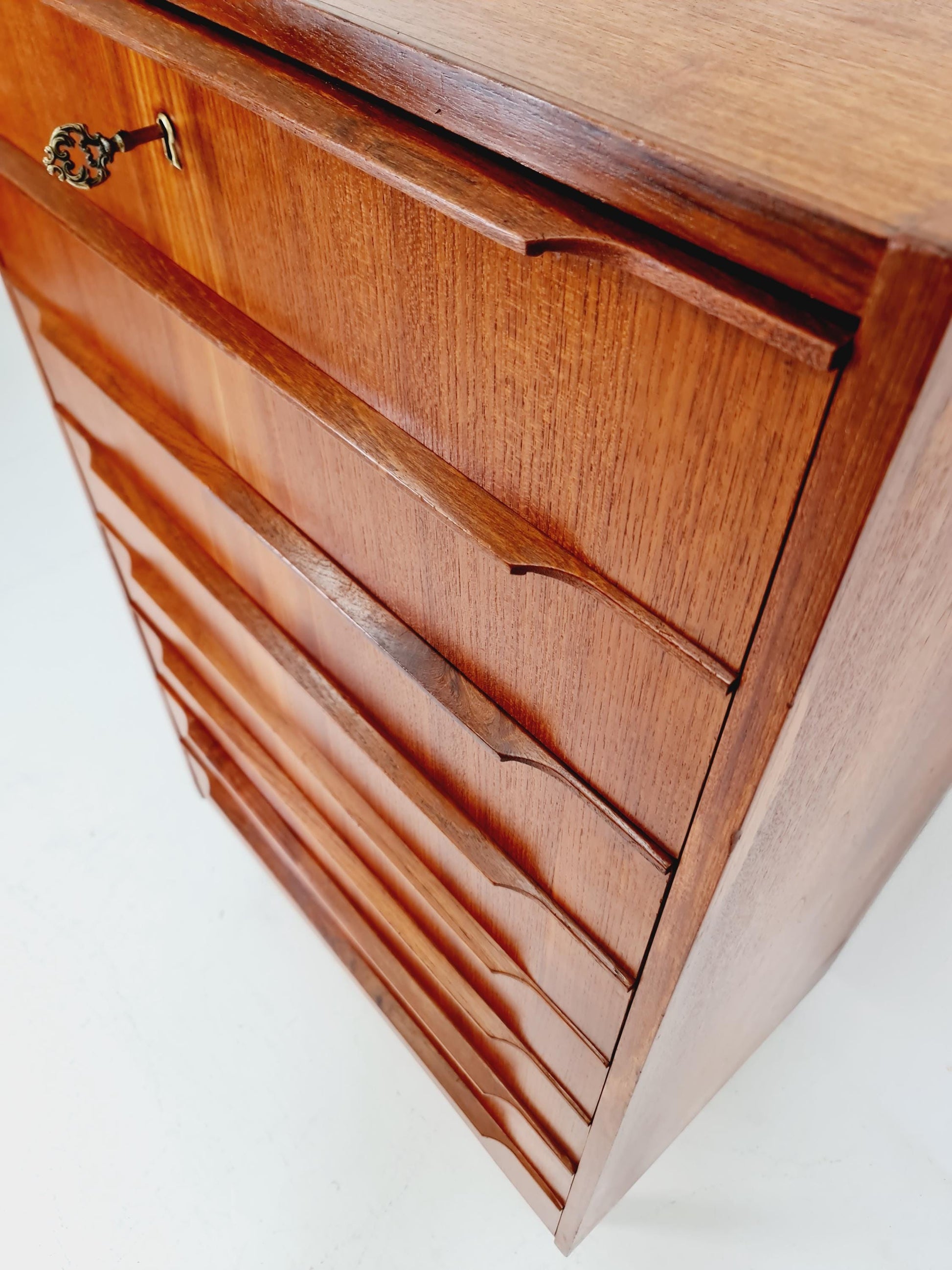Midcentury danish design chest of drawers 8 Drawers tallboy 1960s