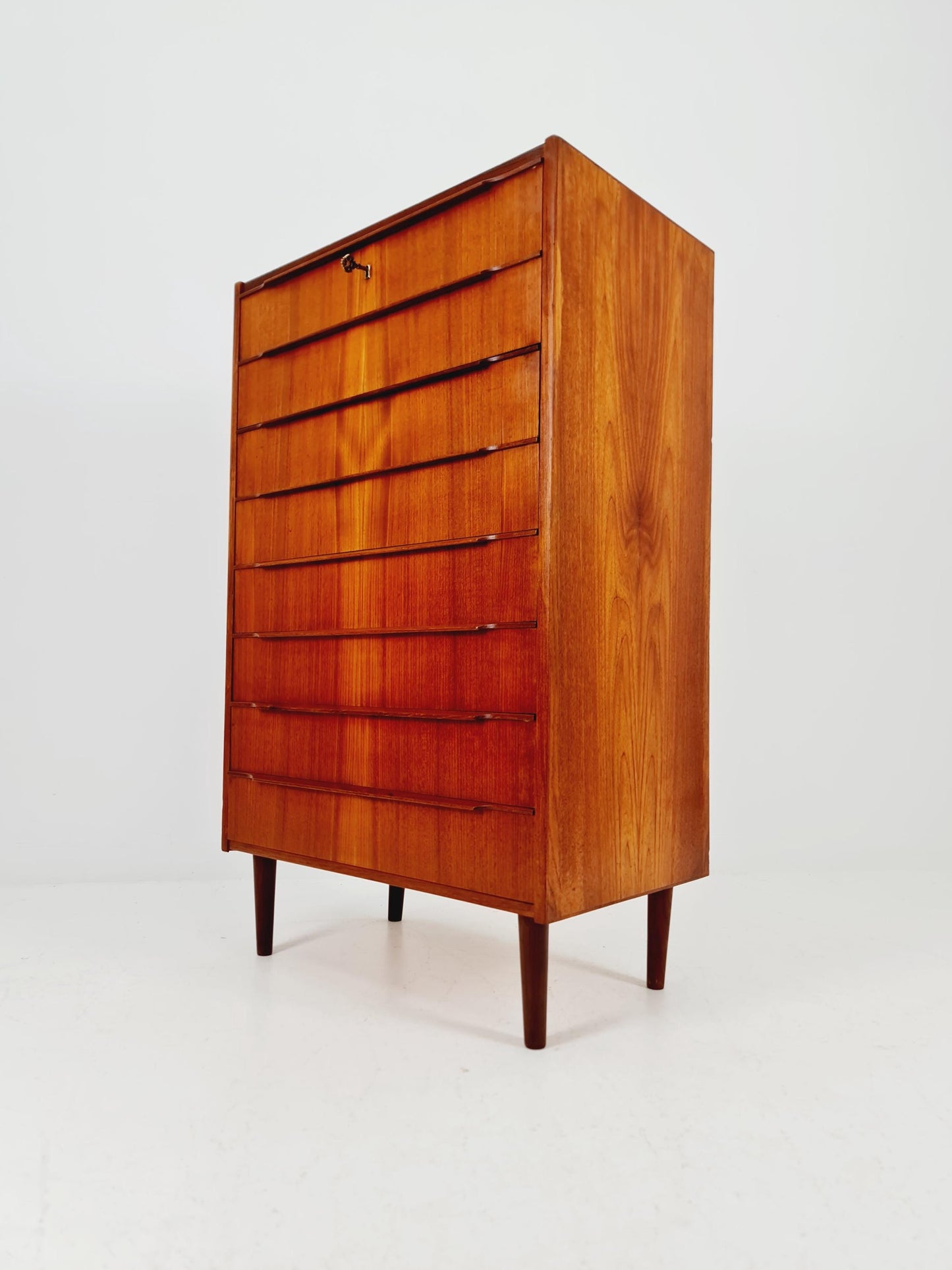 Midcentury danish design chest of drawers 8 Drawers tallboy 1960s