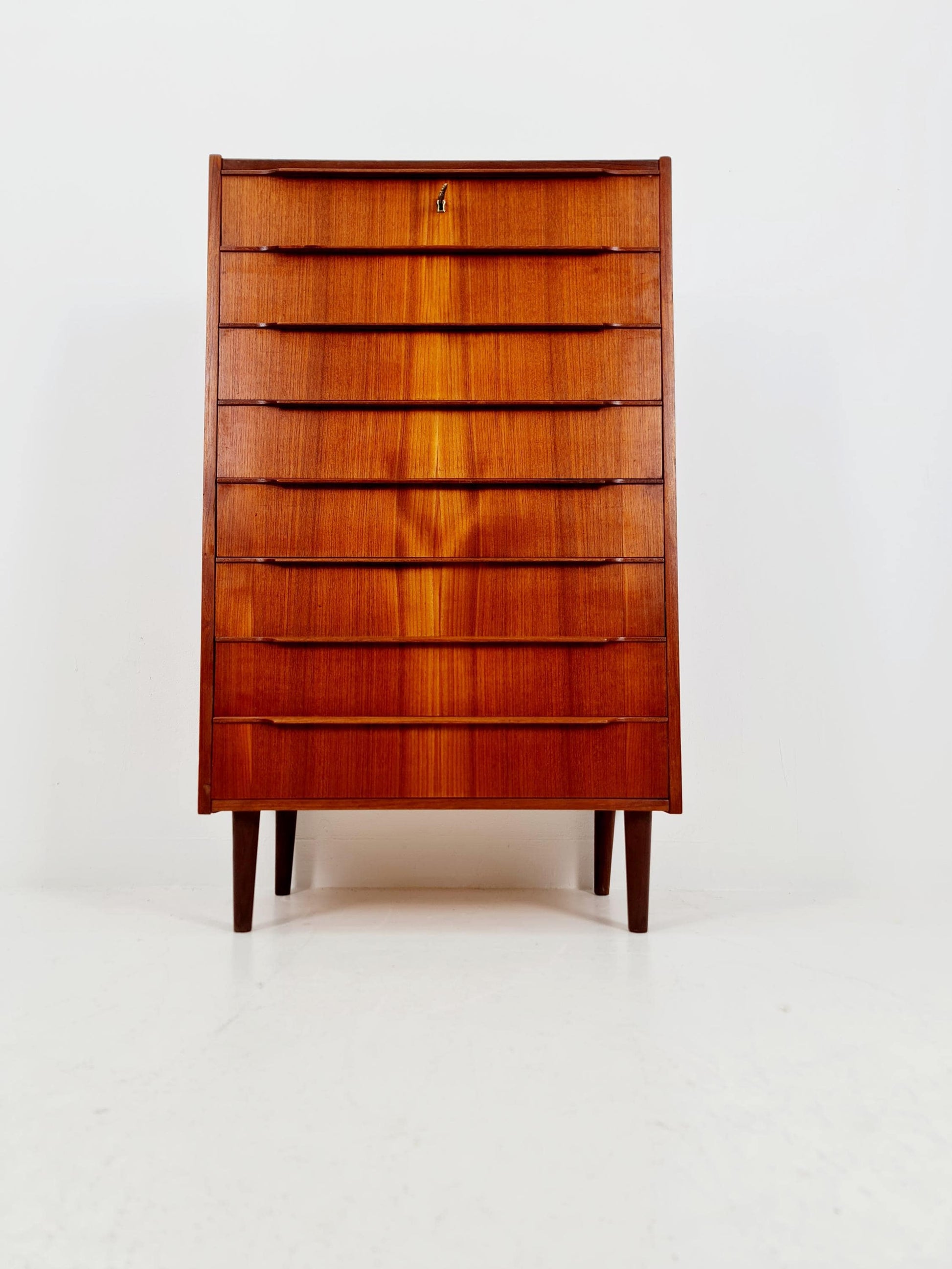 Midcentury danish design chest of drawers 8 Drawers tallboy 1960s