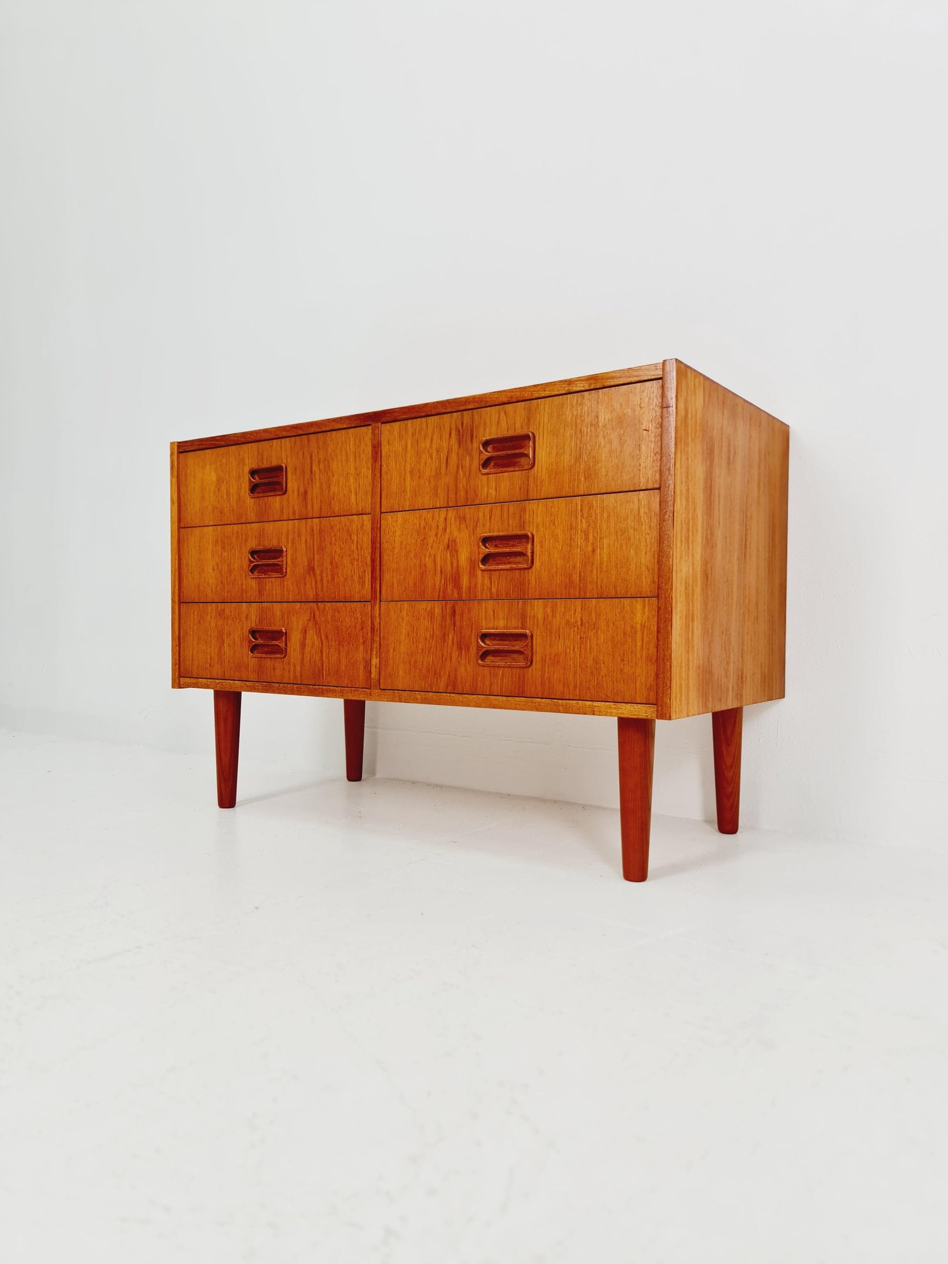 Midcentury danish design chest of drawers / drawer dresser /6 drawers cabinet, 1960s