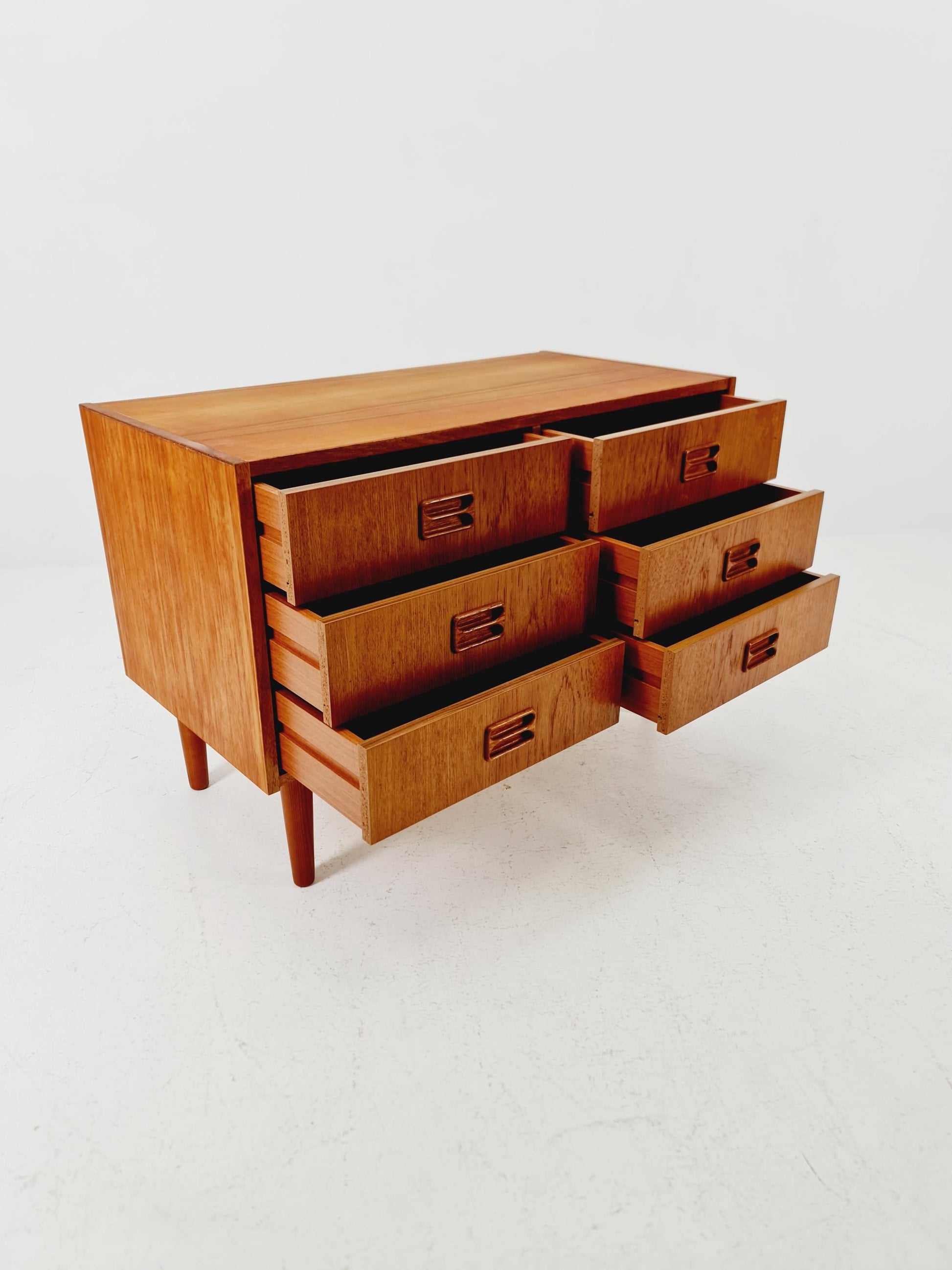 Midcentury danish design chest of drawers / drawer dresser /6 drawers cabinet, 1960s