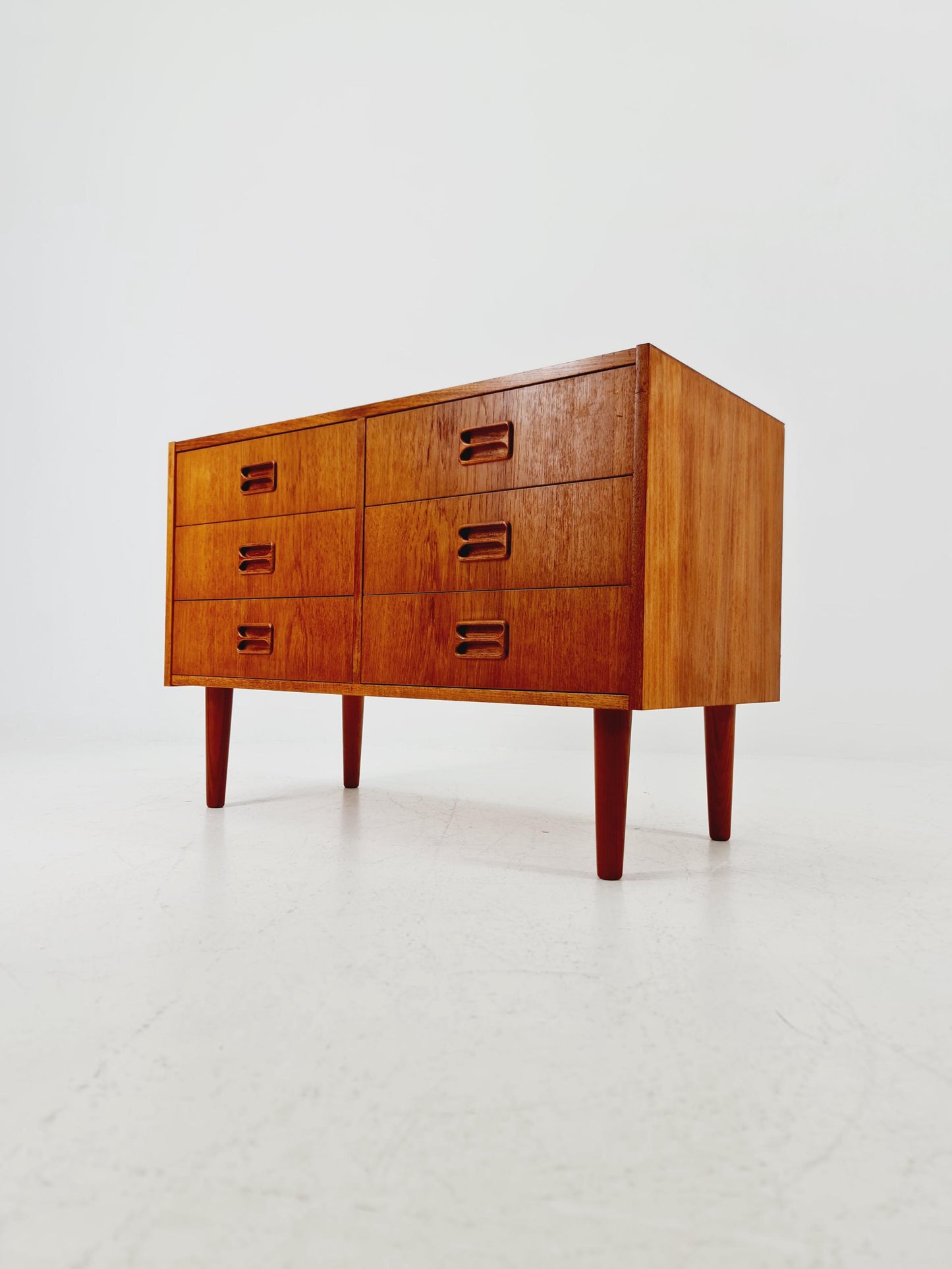 Midcentury danish design chest of drawers / drawer dresser /6 drawers cabinet, 1960s