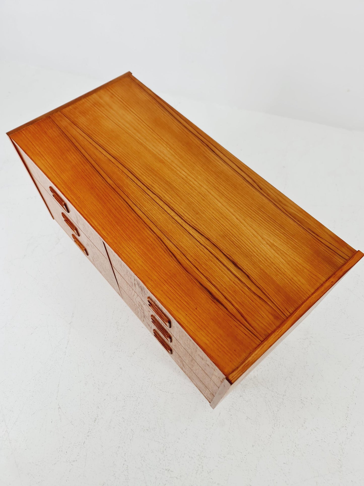 Midcentury danish design chest of drawers / drawer dresser /6 drawers cabinet, 1960s