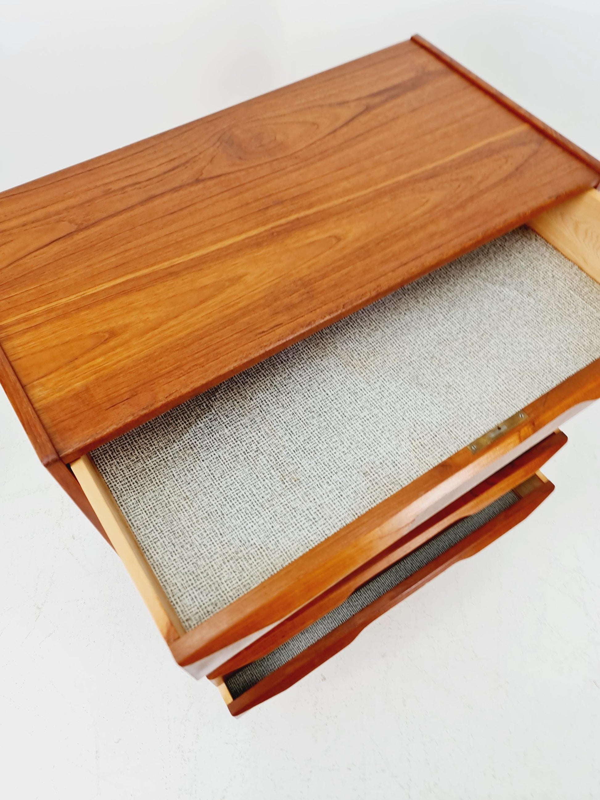 Midcentury danish design chest of drawers / drawer dresser /5 drawers cabinet By Ejsing Möbelfabrik 1960s