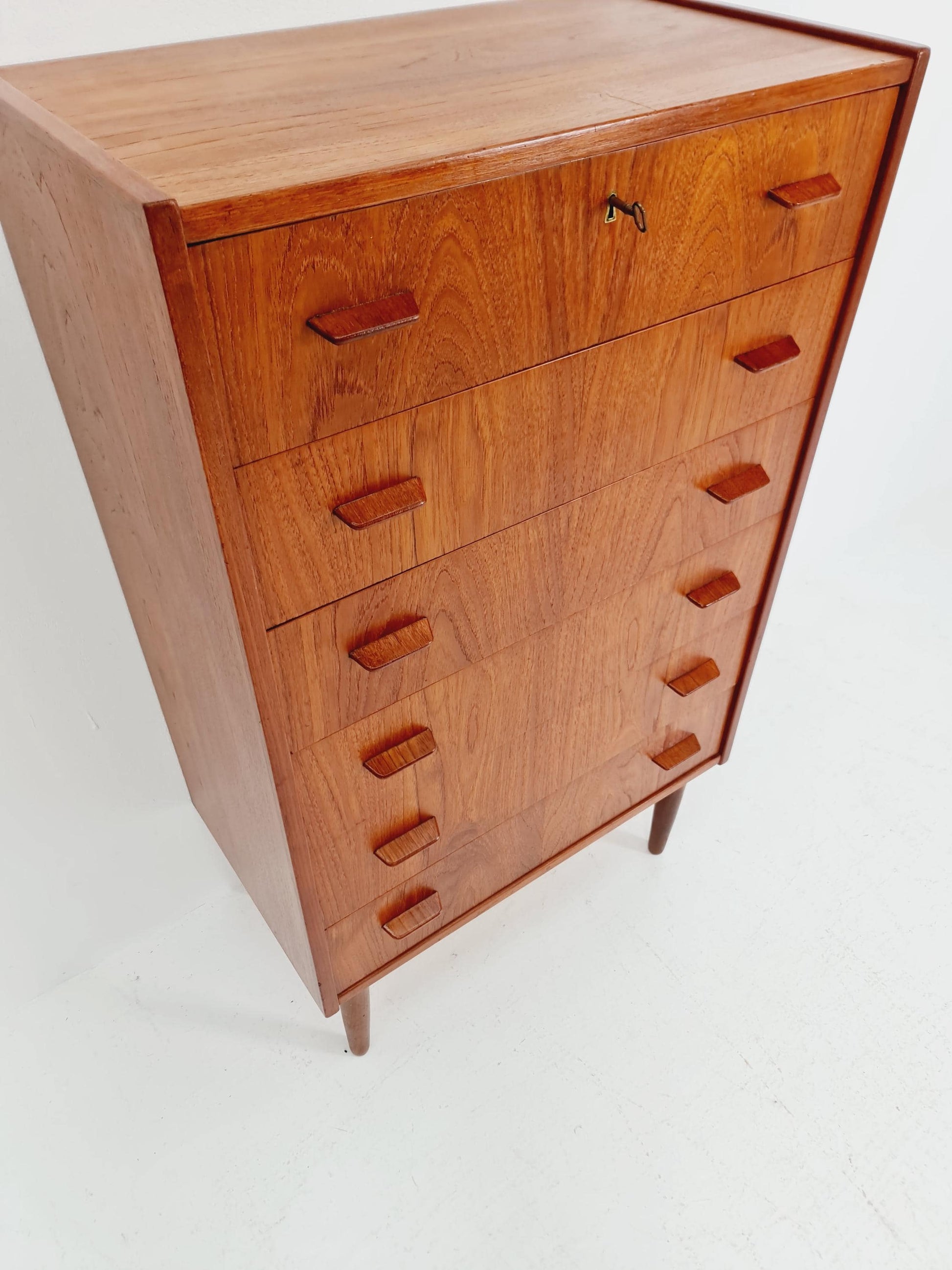 Midcentury danish design chest of drawers / drawer dresser /6 drawers cabinet By Ejsing Möbelfabrik 1960s
