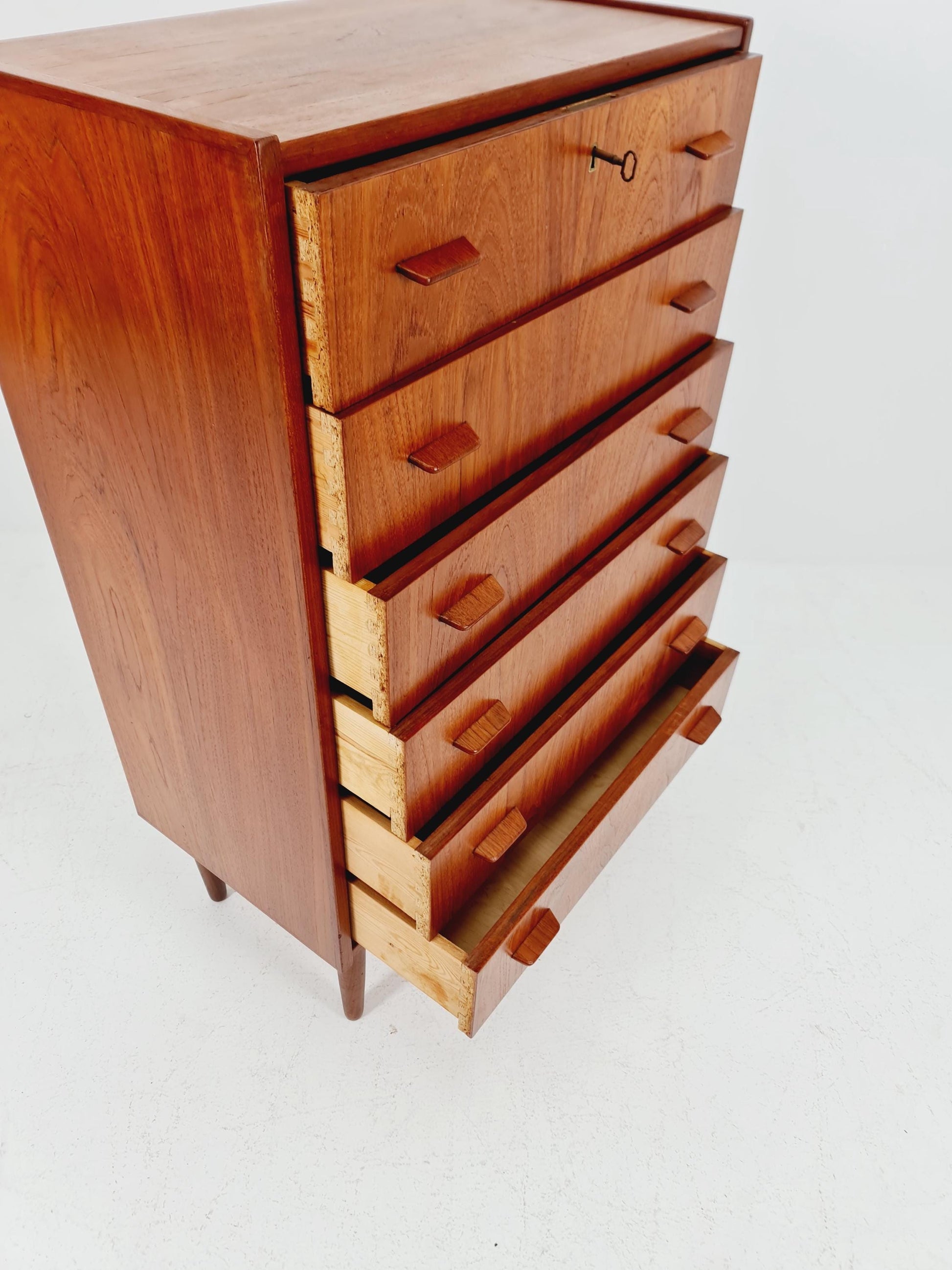 Midcentury danish design chest of drawers / drawer dresser /6 drawers cabinet By Ejsing Möbelfabrik 1960s