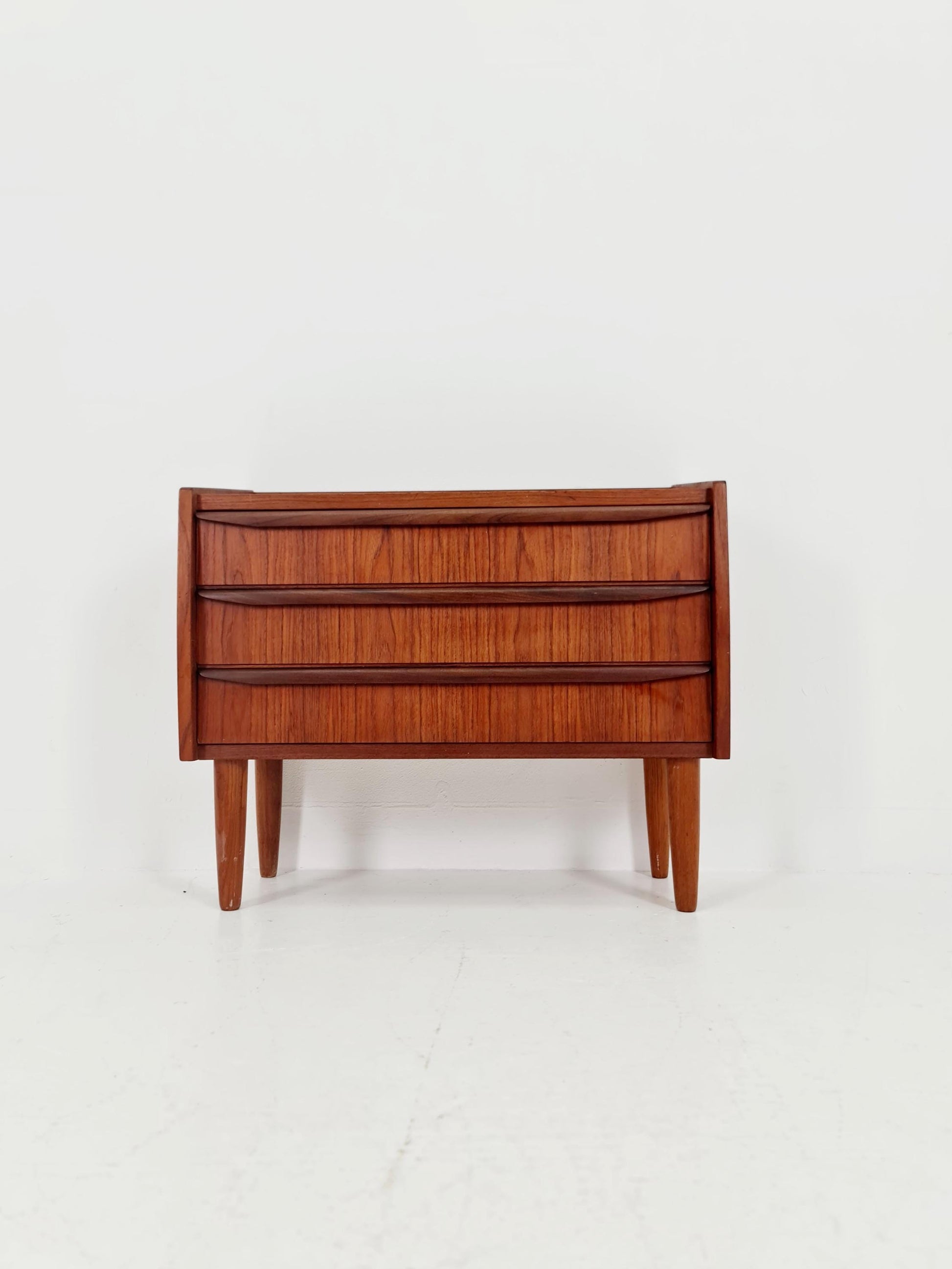 Midcentury danish drawer dresser /3 drawers 1960s