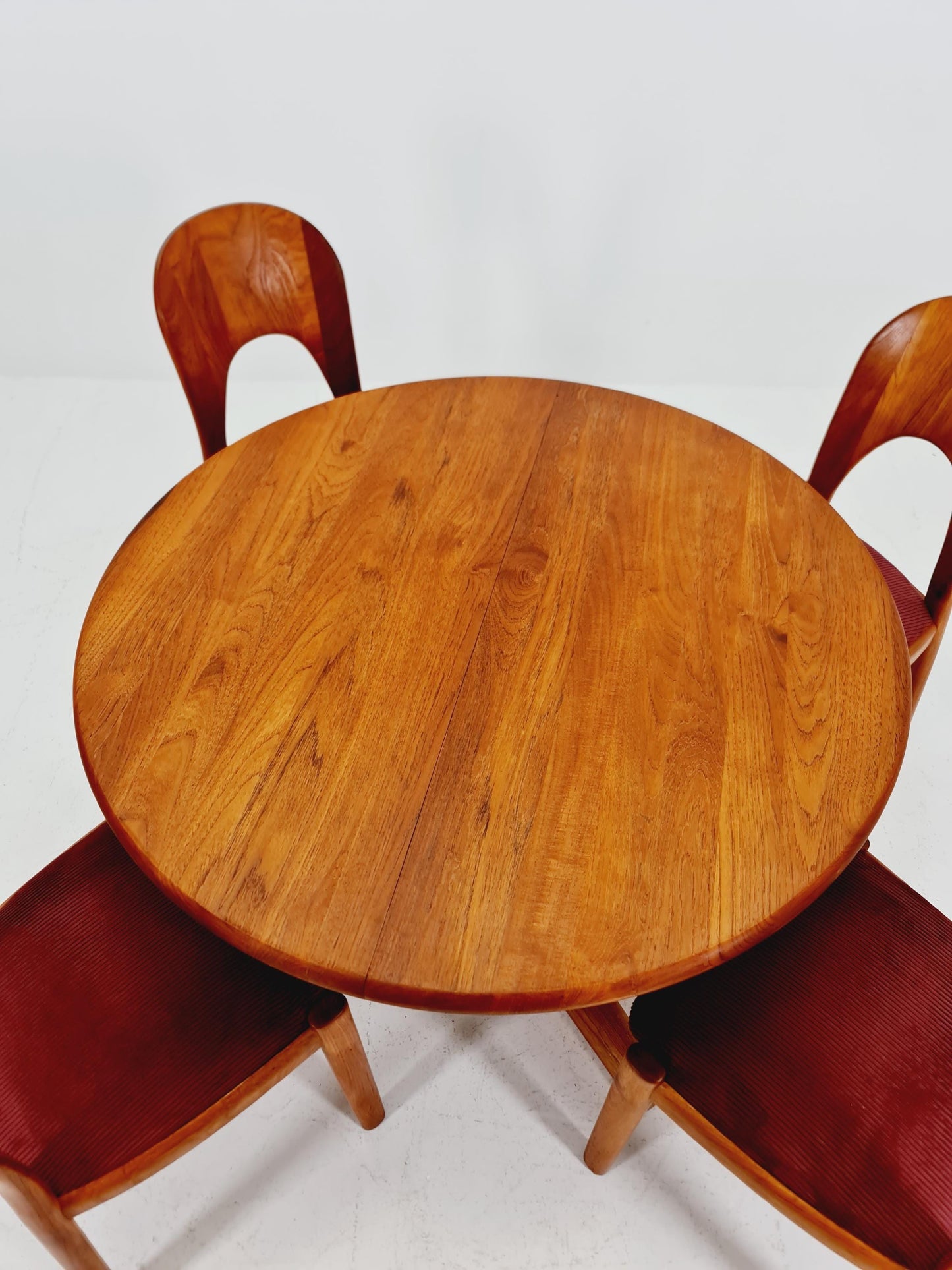 Mid century extendable Danish Modern Solid Teak XXL dining table by Dyrlund MöbelFabrik , 1970s