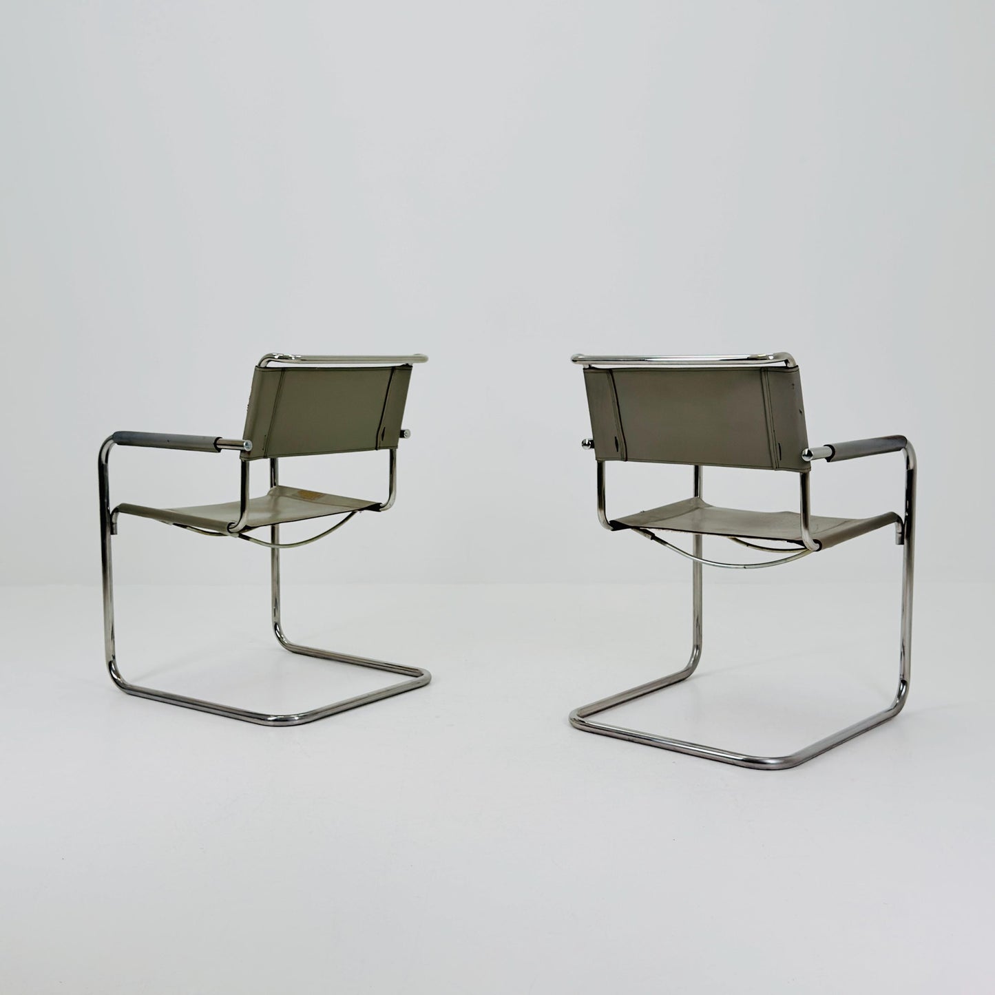 Set of 2 Iconic gray Leather S34 Cantilever Chairs by Mart Stam for Thonet – Bauhaus Design, 1980s Germany