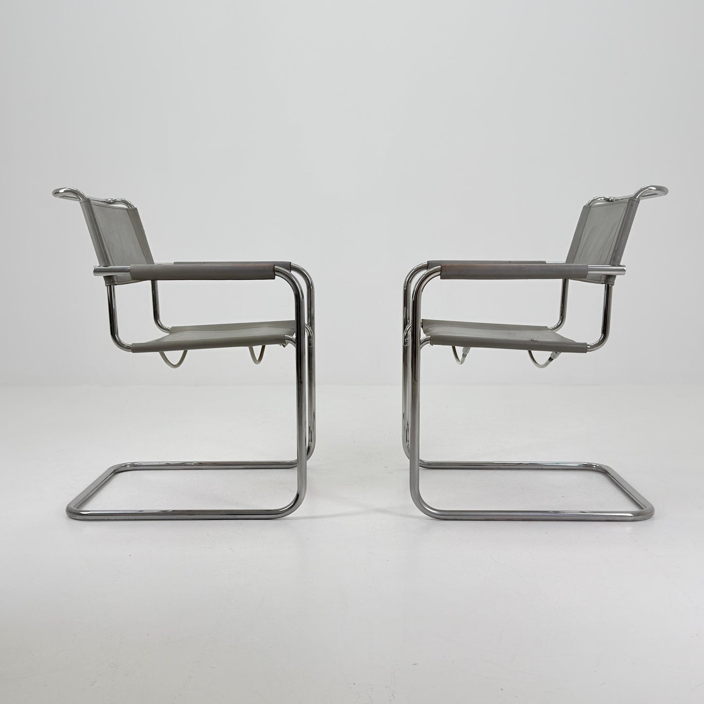 Set of 2 Iconic gray Leather S34 Cantilever Chairs by Mart Stam for Thonet – Bauhaus Design, 1980s Germany