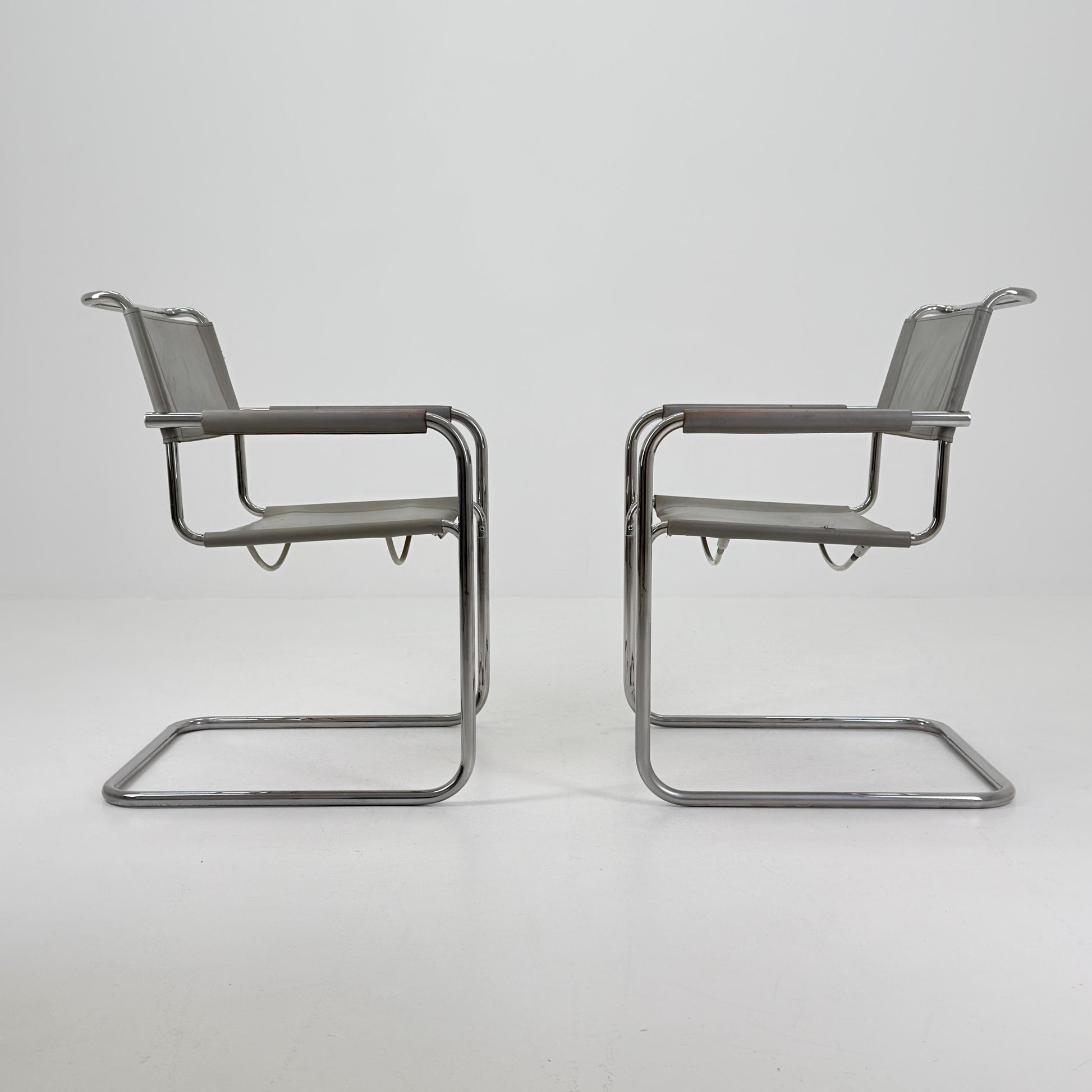 Set of 2 Iconic gray Leather S34 Cantilever Chairs by Mart Stam for Thonet – Bauhaus Design, 1980s Germany