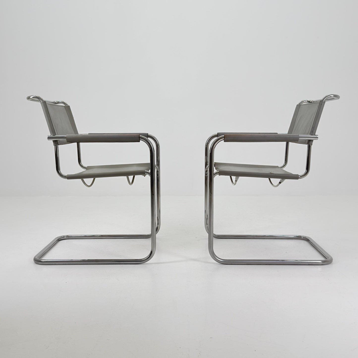 Set of 2 Iconic gray Leather S34 Cantilever Chairs by Mart Stam for Thonet – Bauhaus Design, 1980s Germany