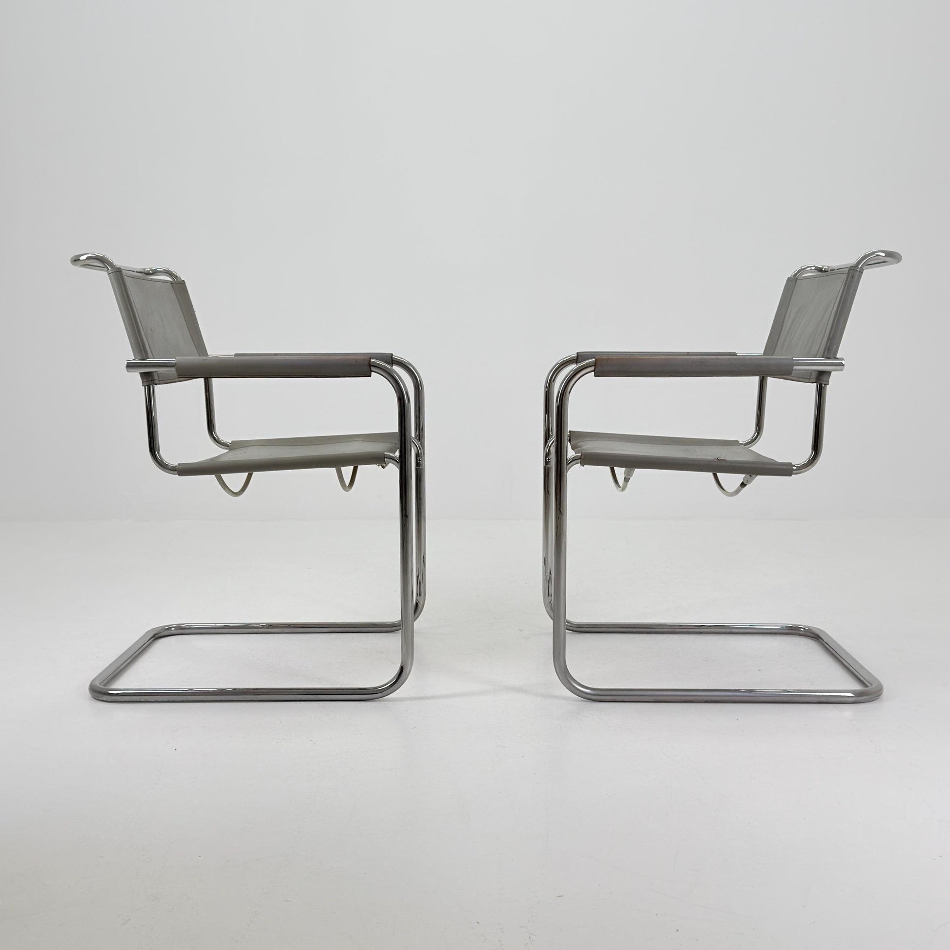 Set of 2 Iconic gray Leather S34 Cantilever Chairs by Mart Stam for Thonet – Bauhaus Design, 1980s Germany