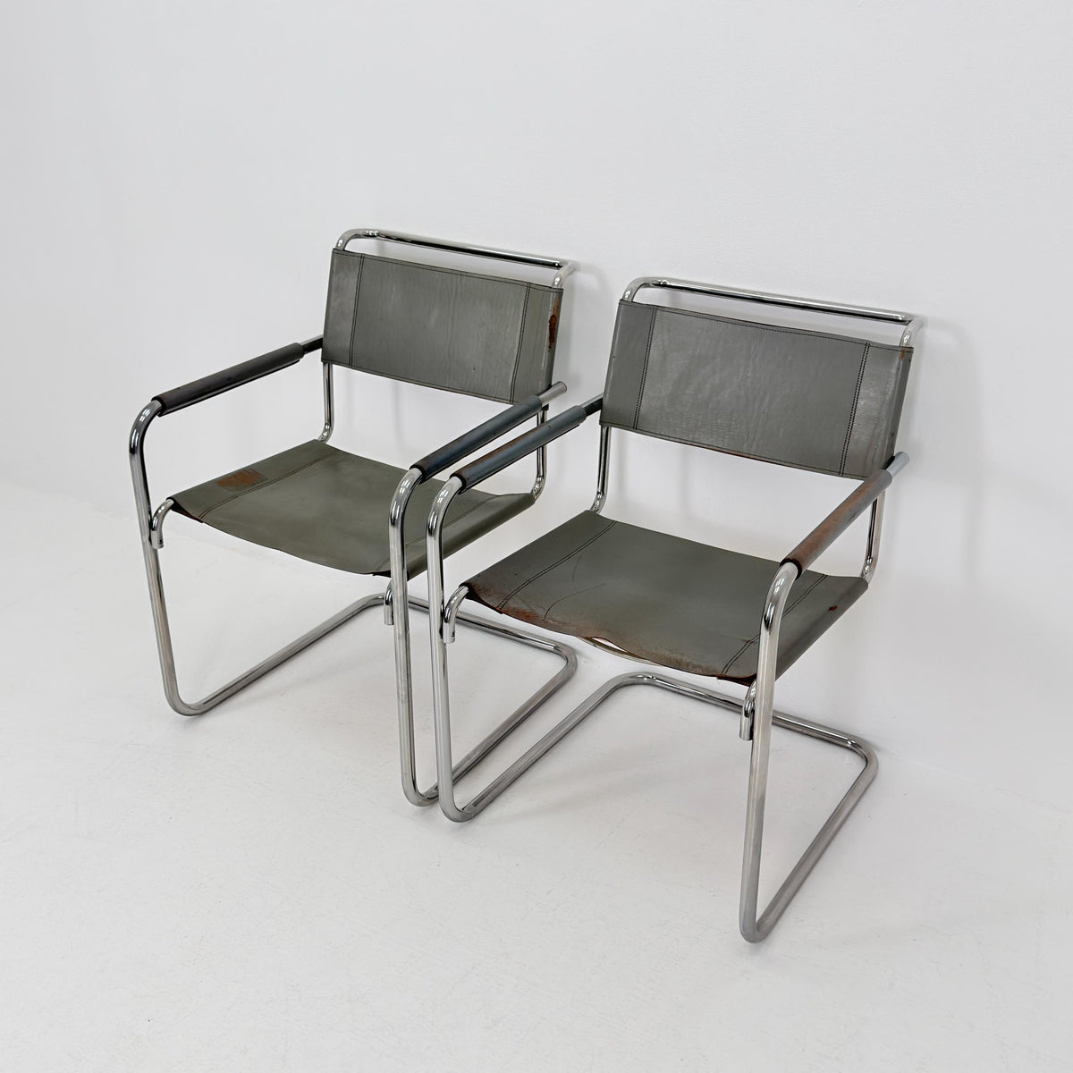 Set of 2 Iconic gray Leather S34 Cantilever Chairs by Mart Stam for Thonet – Bauhaus Design, 1980s Germany