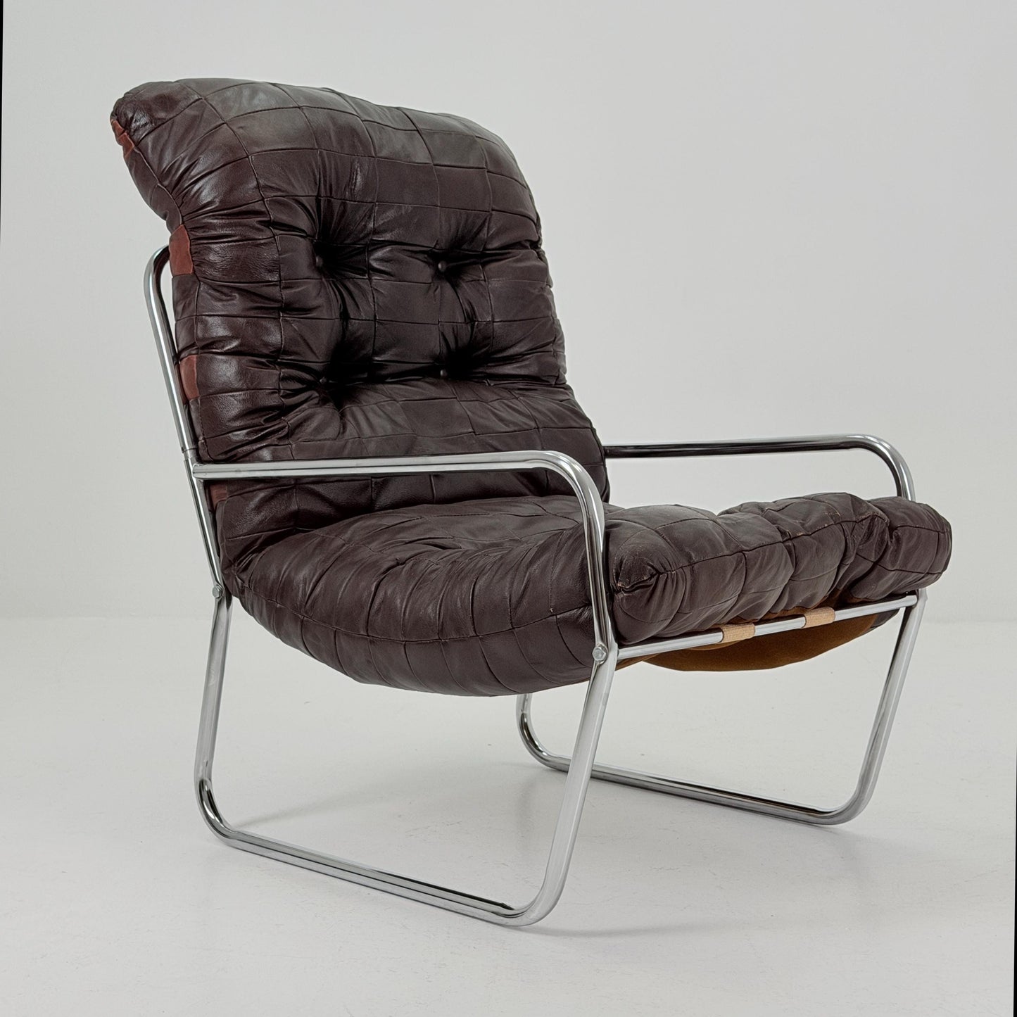 Mid-century sling brown leather lounge chair by Peter Hoyte, 1960s