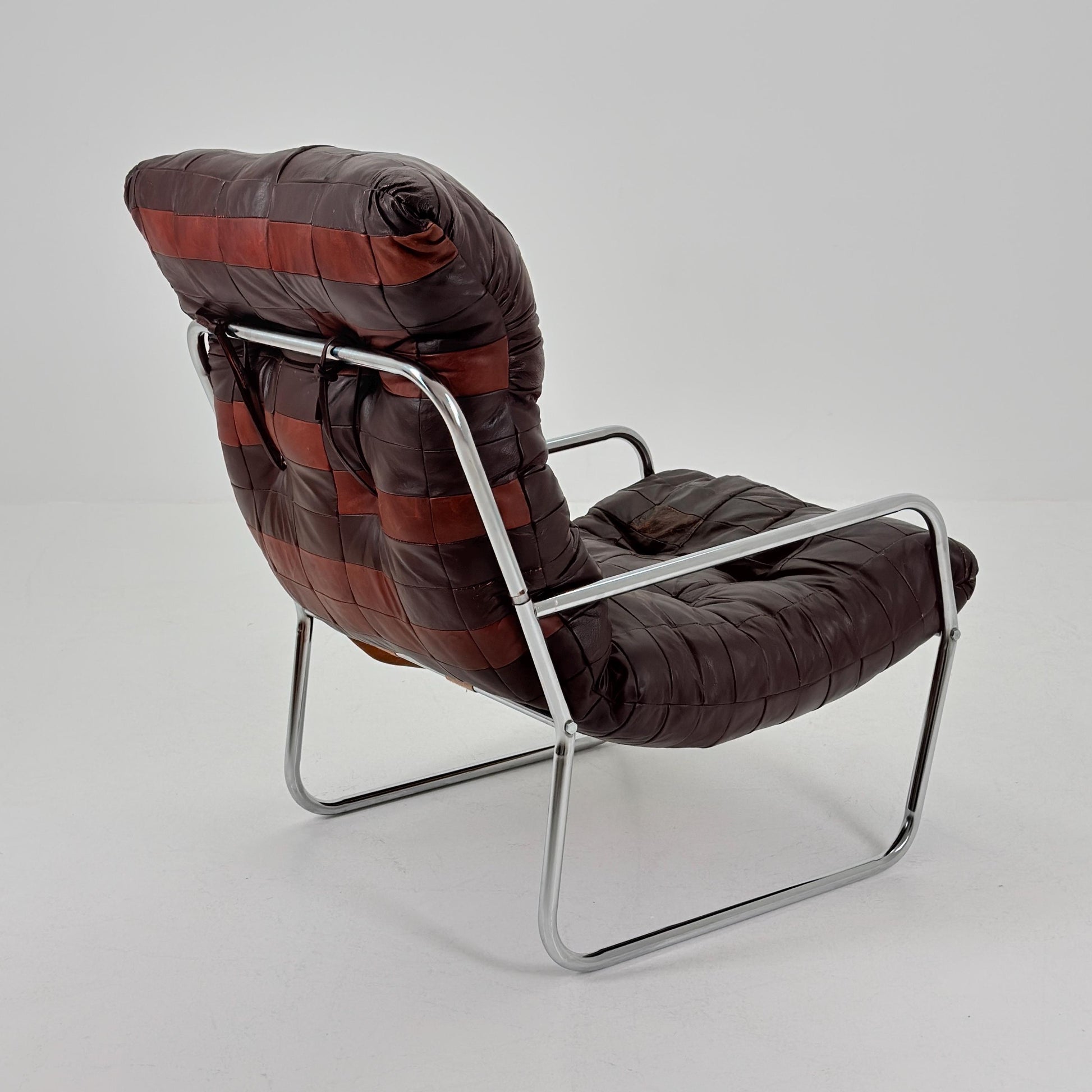 Mid-century sling brown leather lounge chair by Peter Hoyte, 1960s