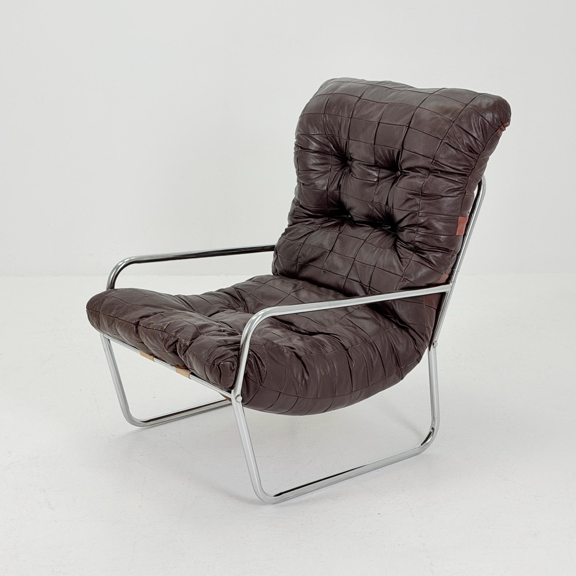Mid-century sling brown leather lounge chair by Peter Hoyte, 1960s