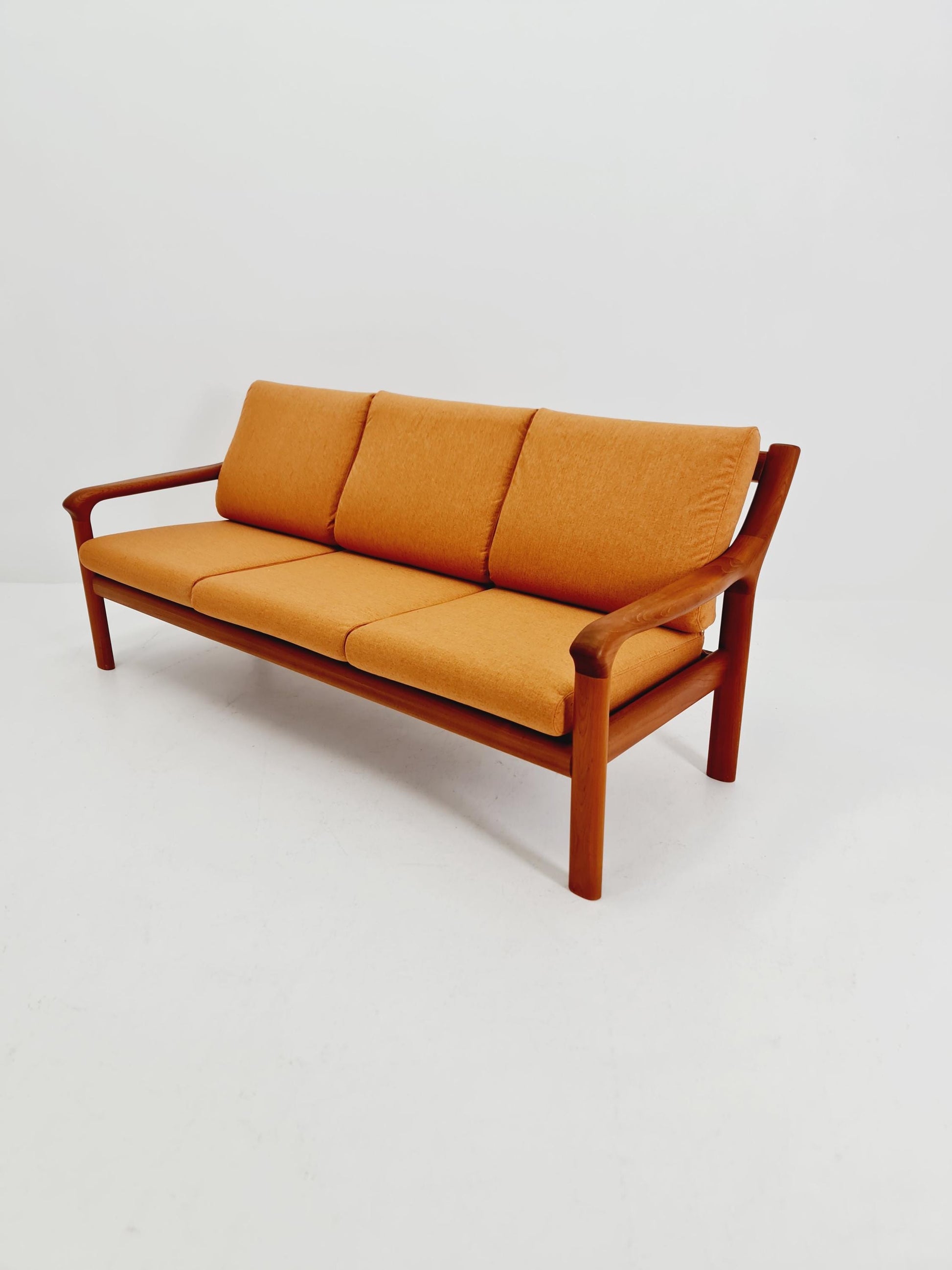 Mid century teak 3 -Seater Sofa by Holstebro möbelfabrik A/S , 1970s