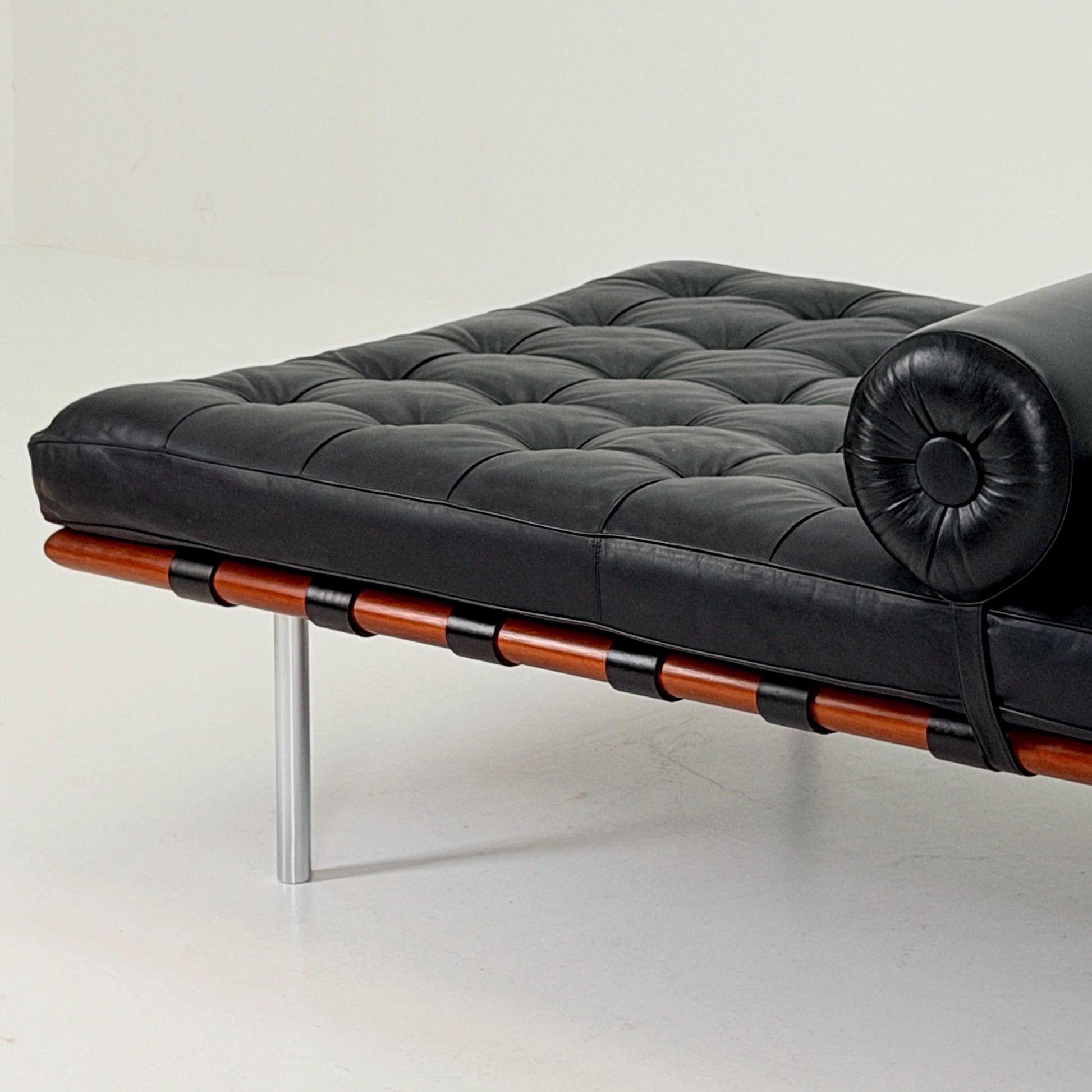 Rare Barcelona Daybed by Ludwig Mies van der Rohe for Knoll International, 1980s