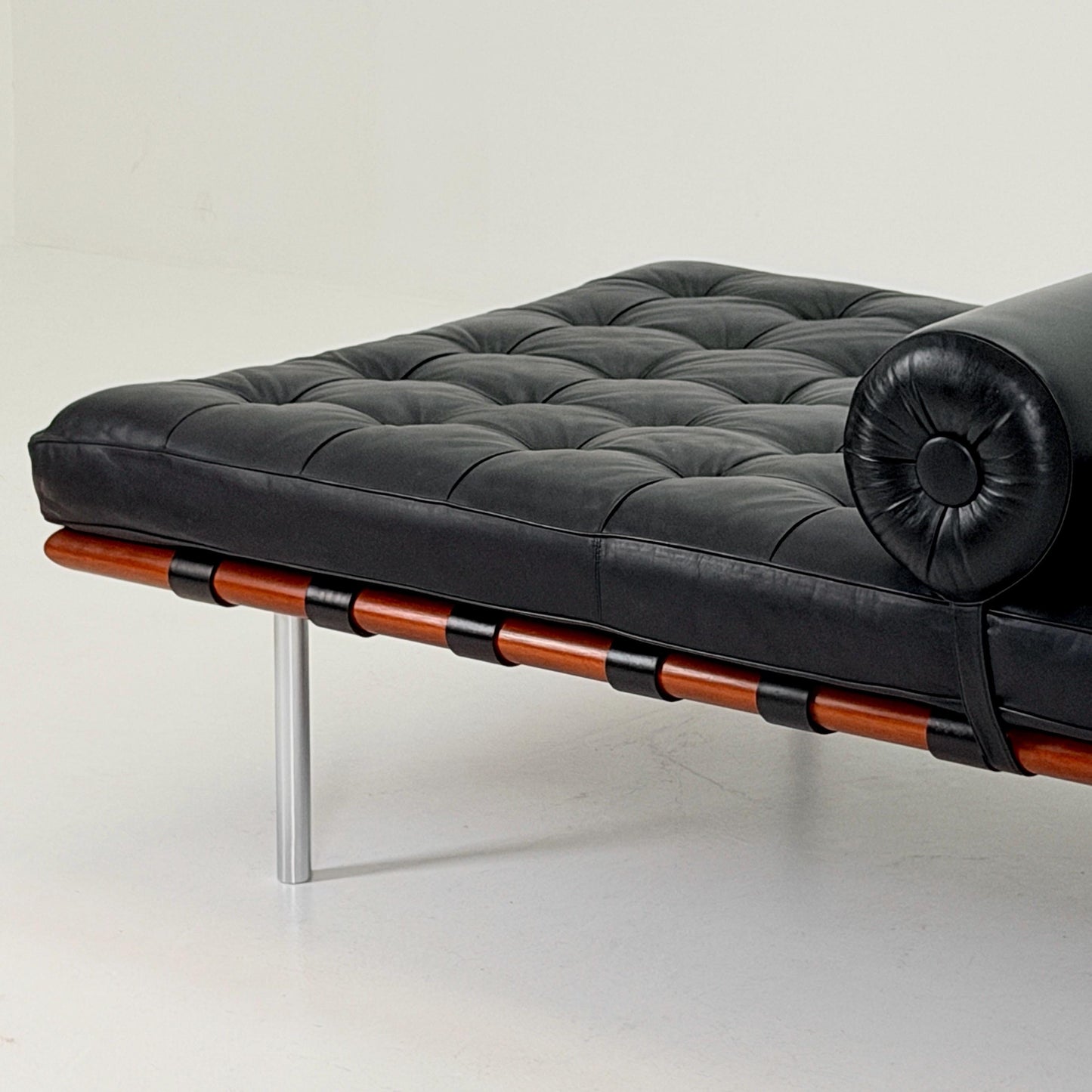 Rare Barcelona Daybed by Ludwig Mies van der Rohe for Knoll International, 1980s