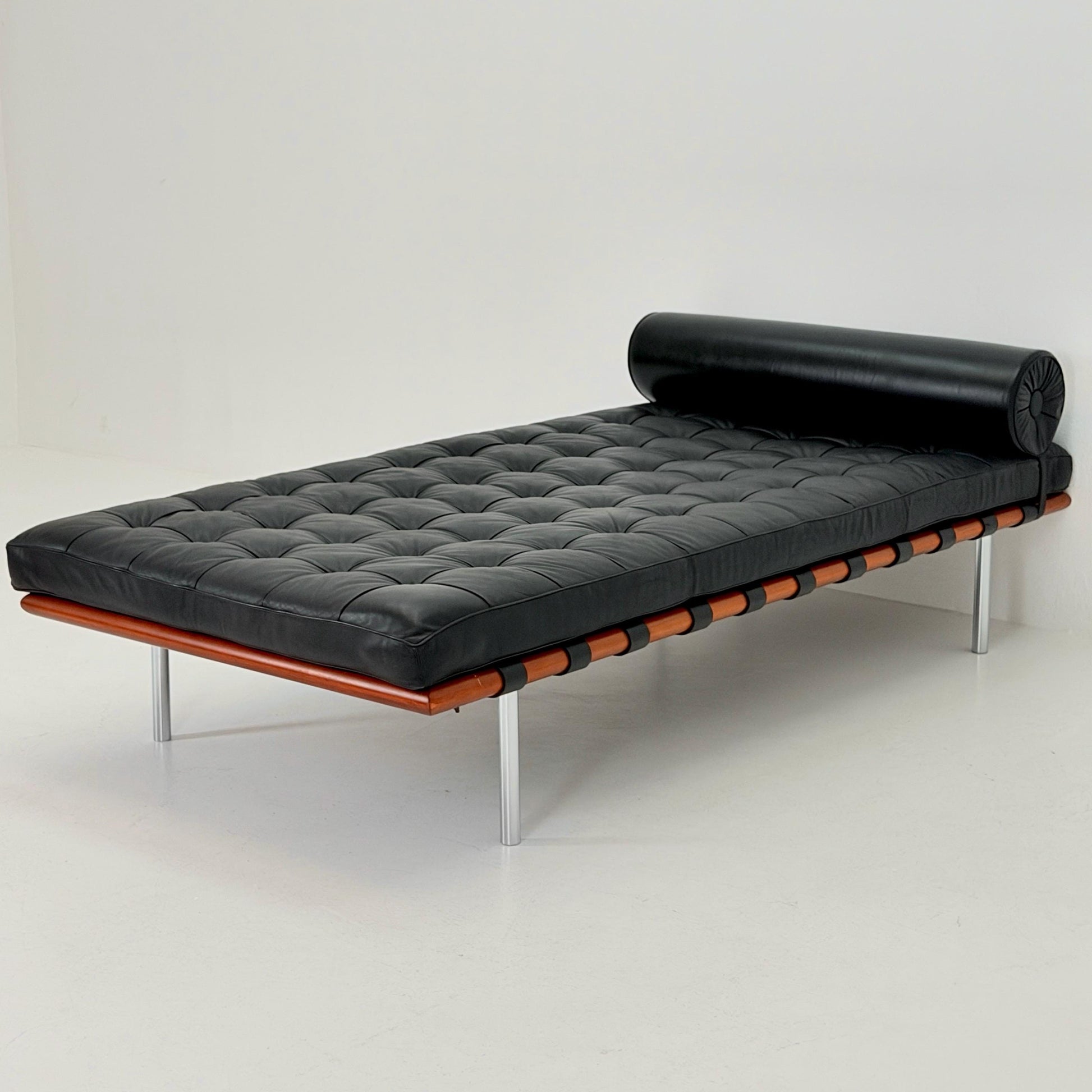 Rare Barcelona Daybed by Ludwig Mies van der Rohe for Knoll International, 1980s