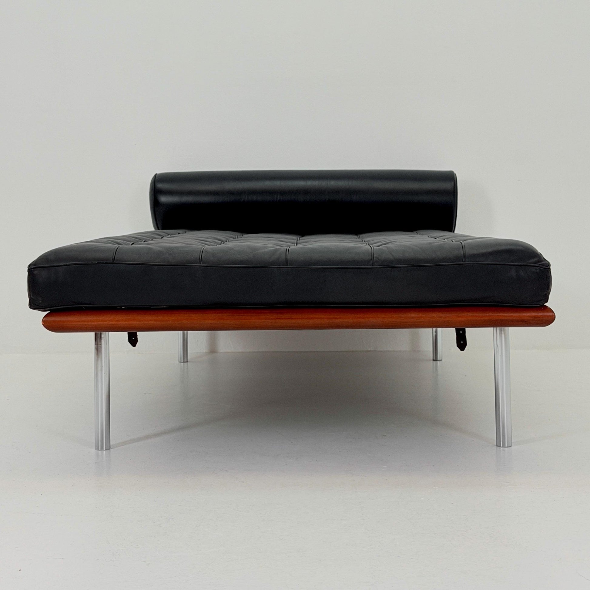 Rare Barcelona Daybed by Ludwig Mies van der Rohe for Knoll International, 1980s