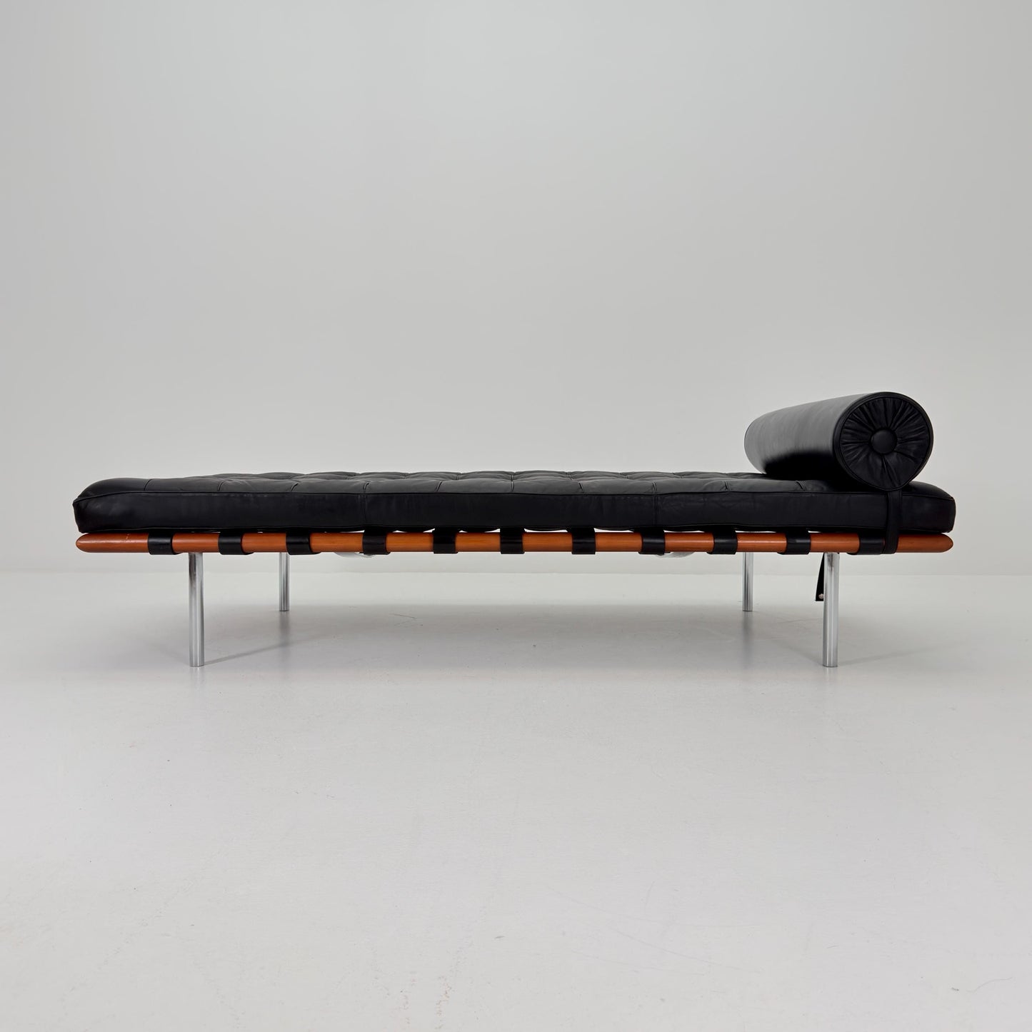 Rare Barcelona Daybed by Ludwig Mies van der Rohe for Knoll International, 1980s