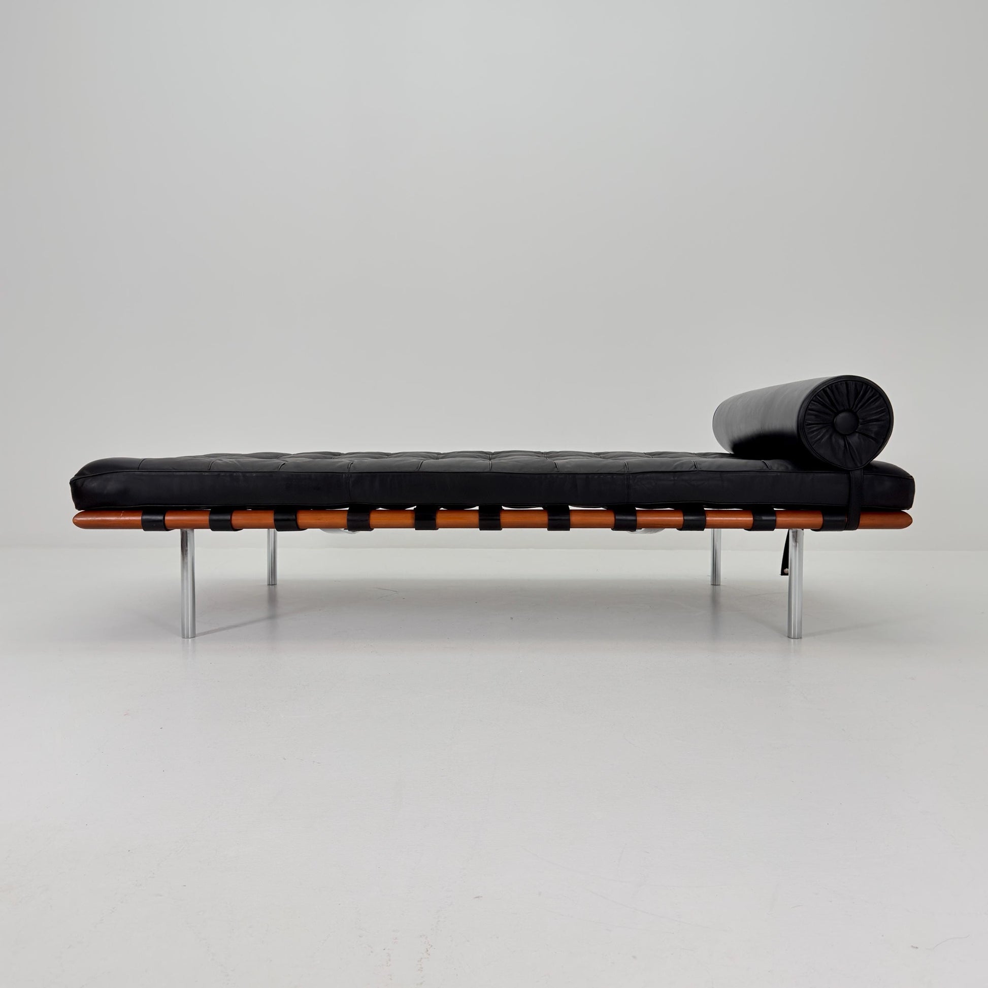 Rare Barcelona Daybed by Ludwig Mies van der Rohe for Knoll International, 1980s