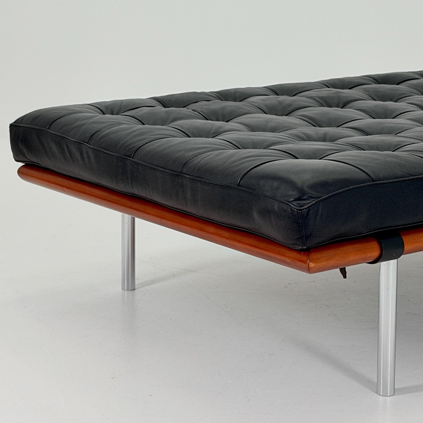 Rare Barcelona Daybed by Ludwig Mies van der Rohe for Knoll International, 1980s