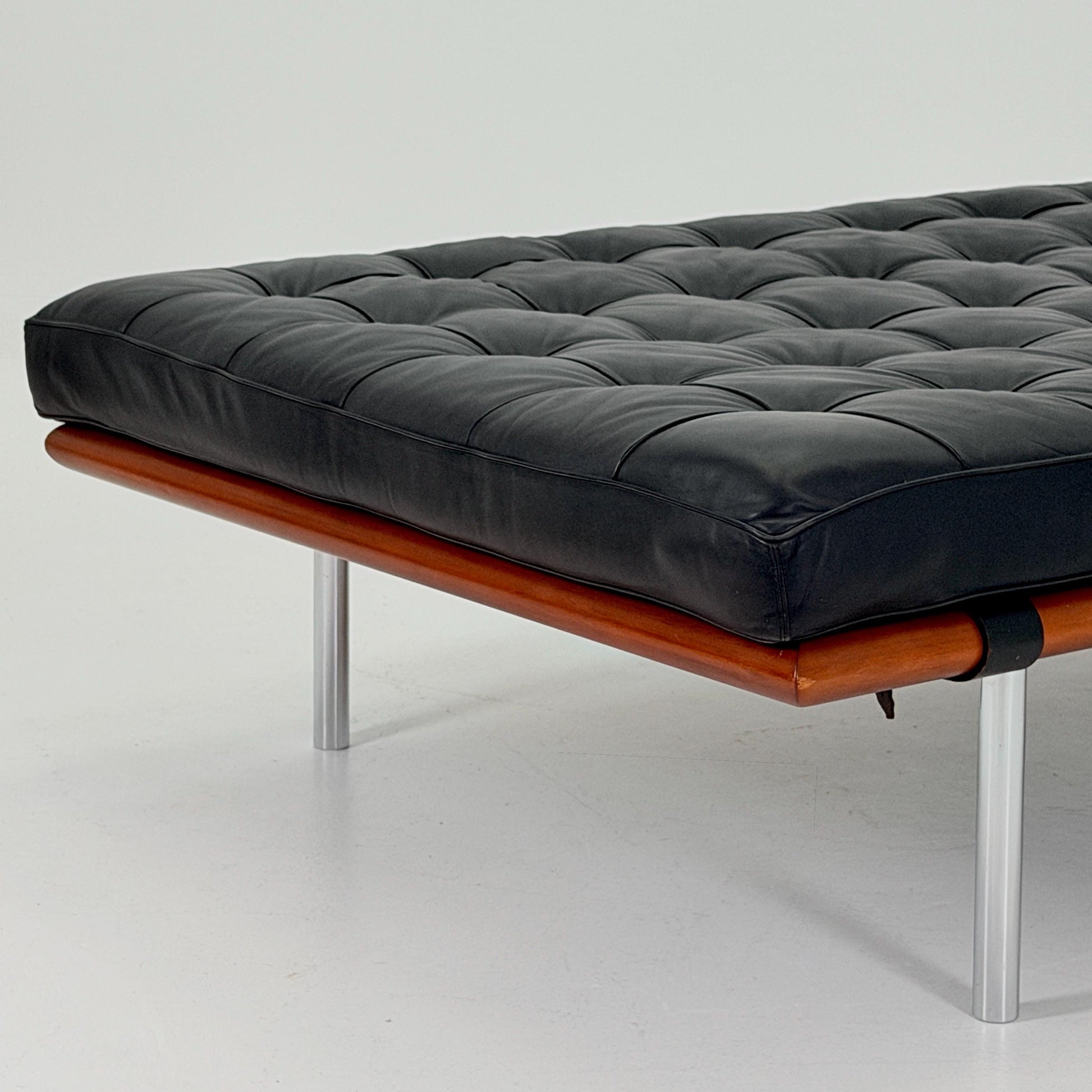 Rare Barcelona Daybed by Ludwig Mies van der Rohe for Knoll International, 1980s