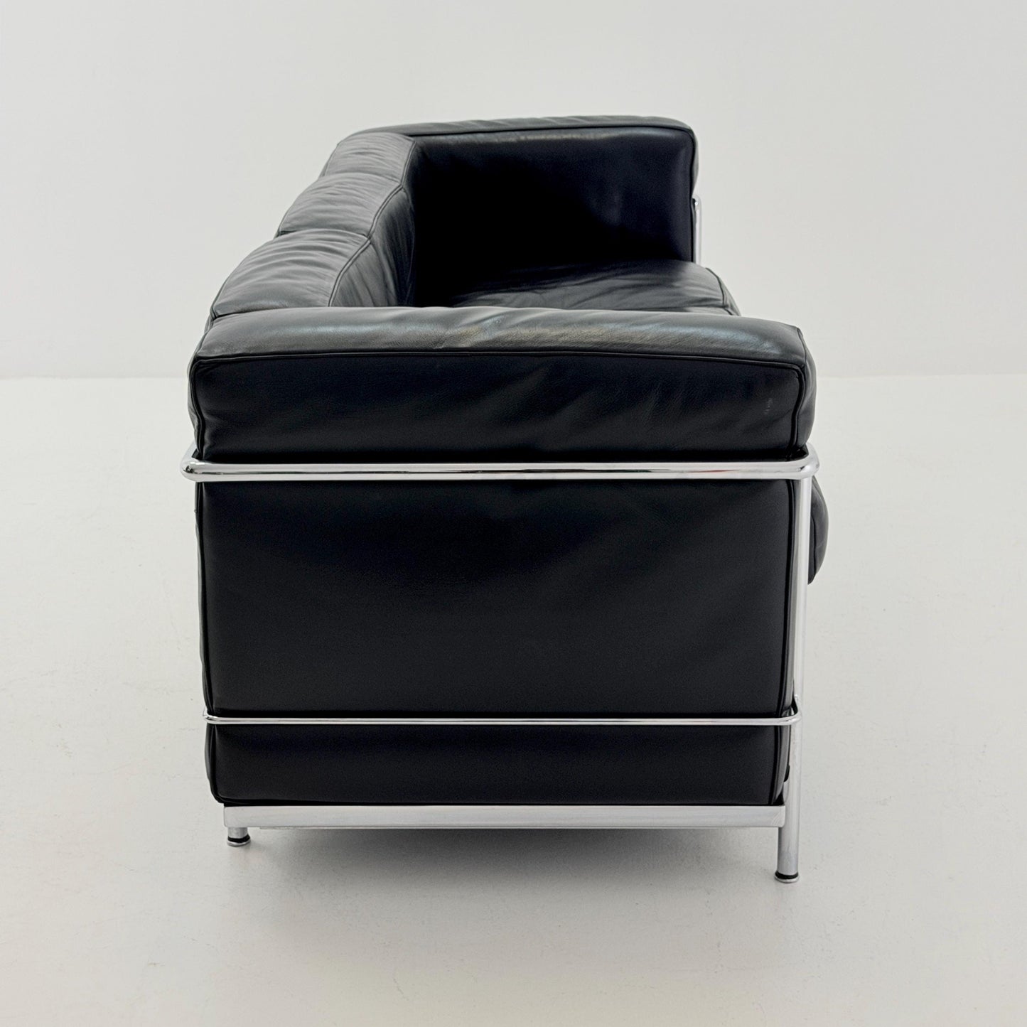 Mid century Bauhaus black leather LC2 3-Seat Sofa by Le Corbusier for Cassina, Italy 1980s