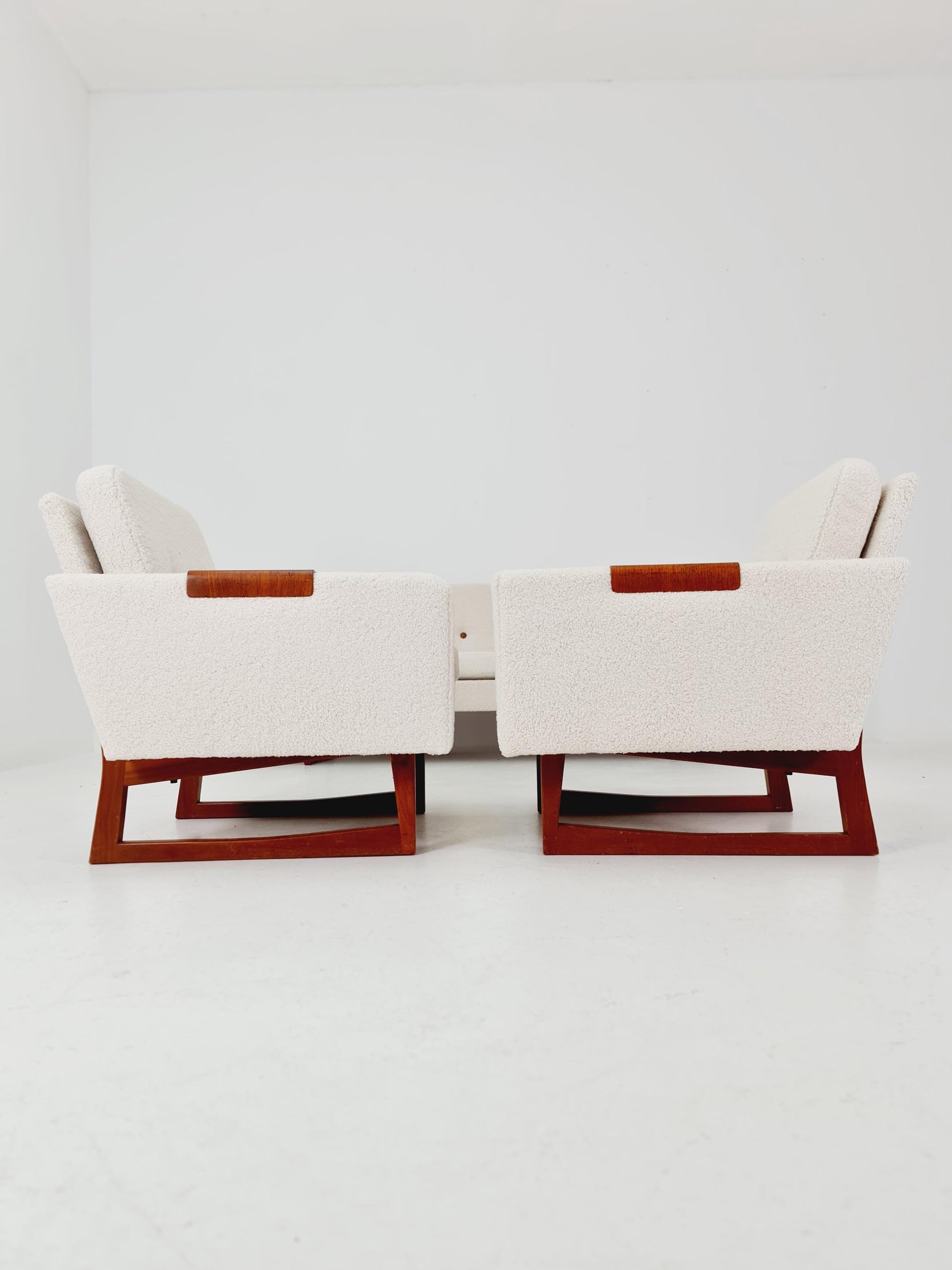 Mid-Century Modern 4-Seater Sofa & 2 Lounge Chairs Scandinavian Danish Design | Fully Refurbished Vintage Set BY Effka Möbler
