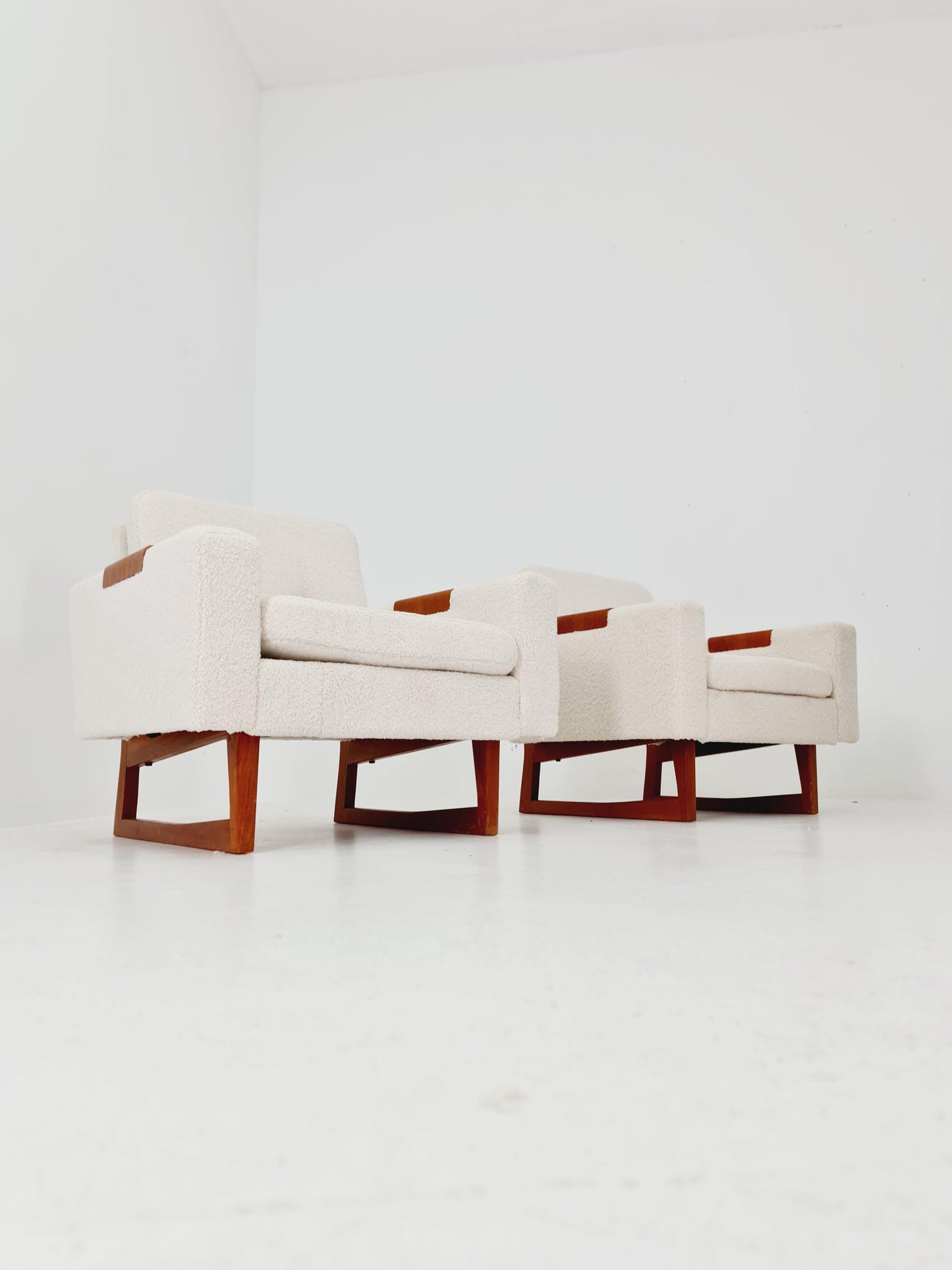 Mid-Century Modern 4-Seater Sofa & 2 Lounge Chairs Scandinavian Danish Design | Fully Refurbished Vintage Set BY Effka Möbler