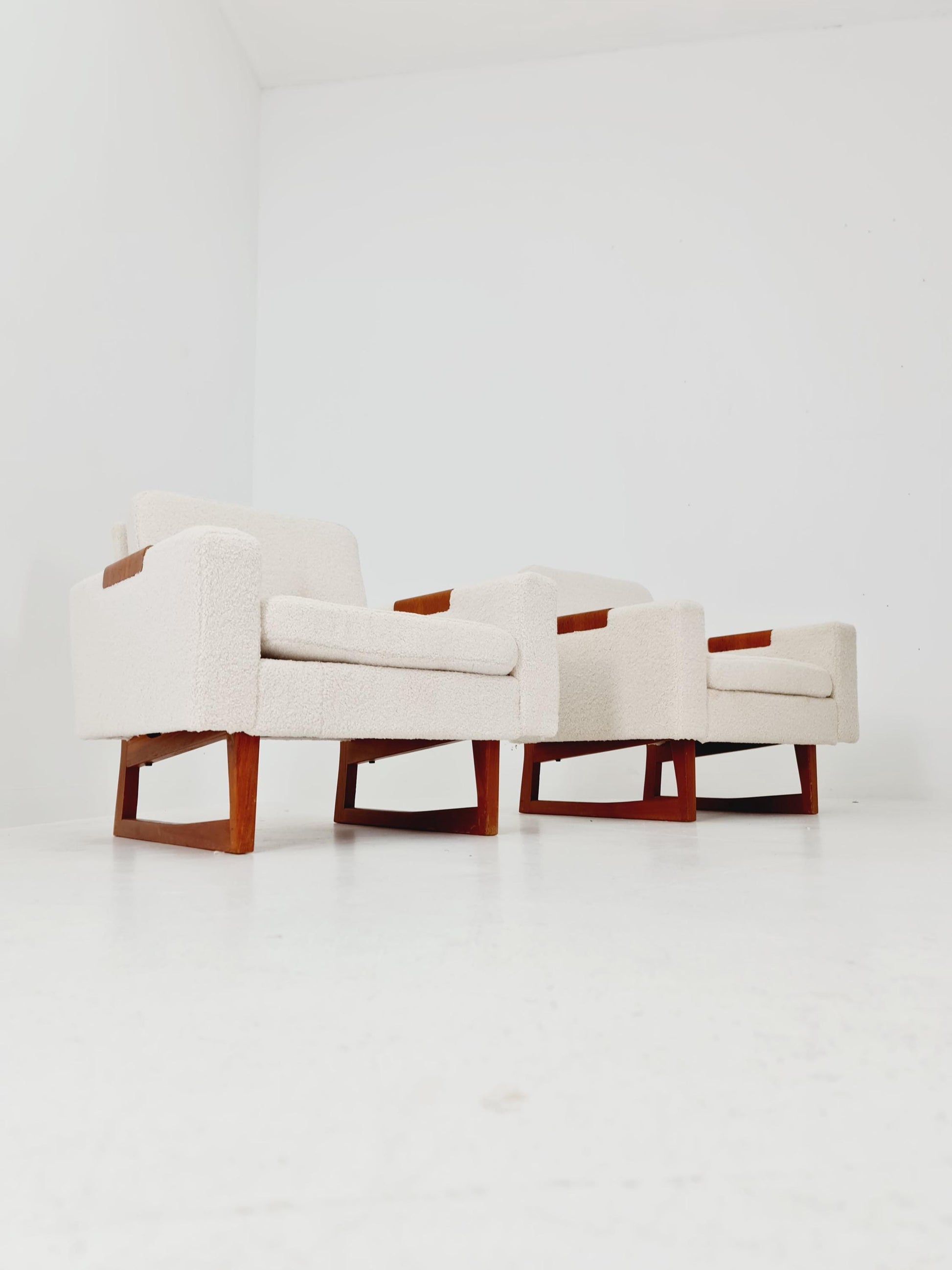 Mid-Century Modern 4-Seater Sofa & 2 Lounge Chairs Scandinavian Danish Design | Fully Refurbished Vintage Set BY Effka Möbler