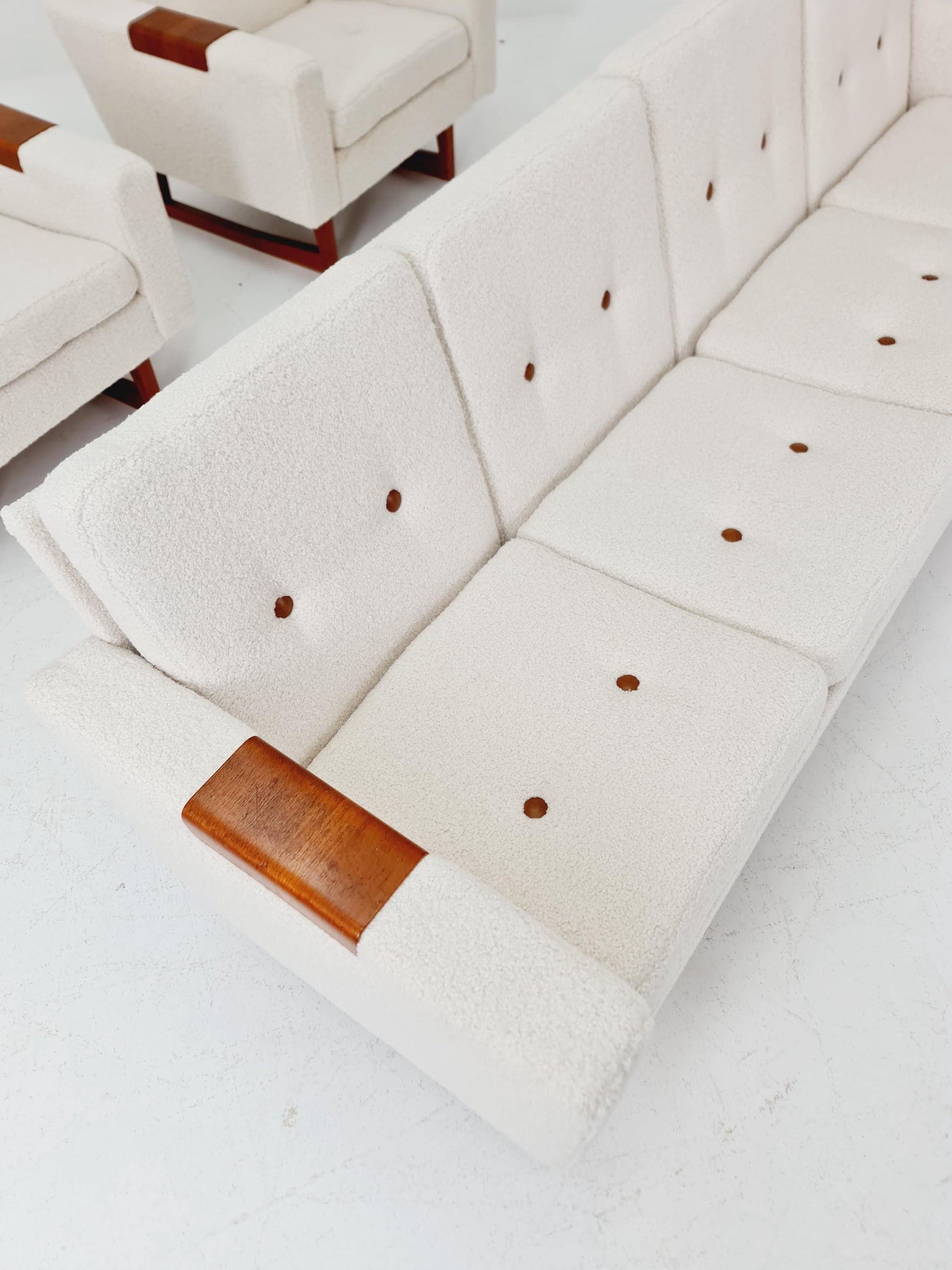 Mid-Century Modern 4-Seater Sofa & 2 Lounge Chairs Scandinavian Danish Design | Fully Refurbished Vintage Set BY Effka Möbler