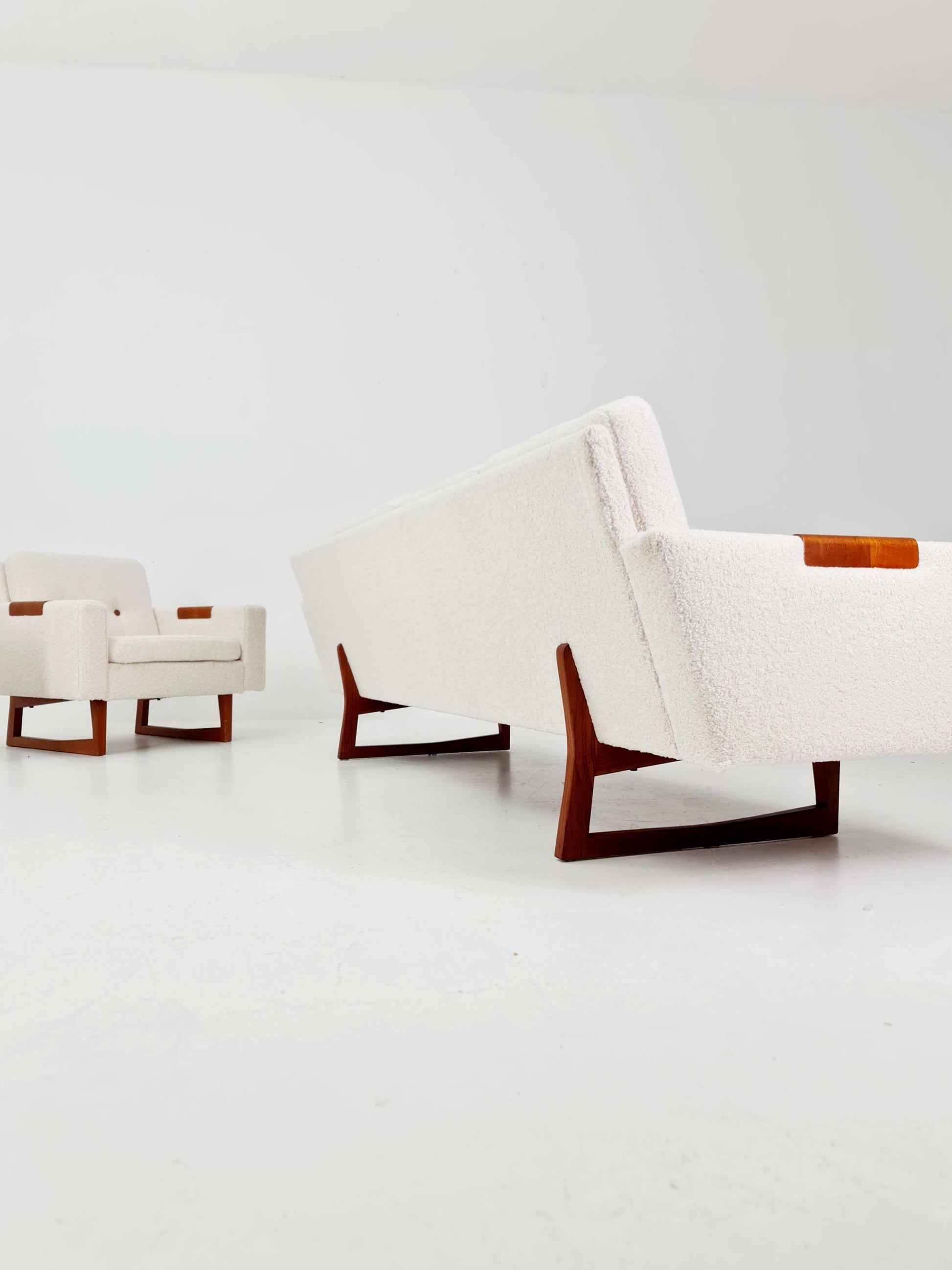 Mid-Century Modern 4-Seater Sofa & 2 Lounge Chairs Scandinavian Danish Design | Fully Refurbished Vintage Set BY Effka Möbler