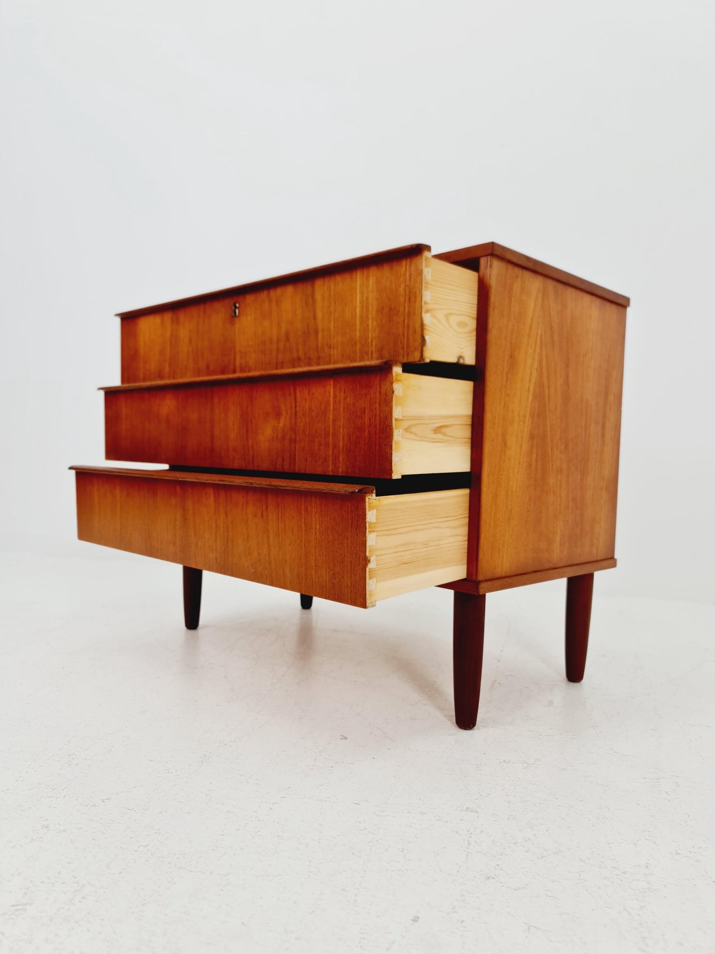 Midcentury danish drawer dresser /3 drawers 1960s